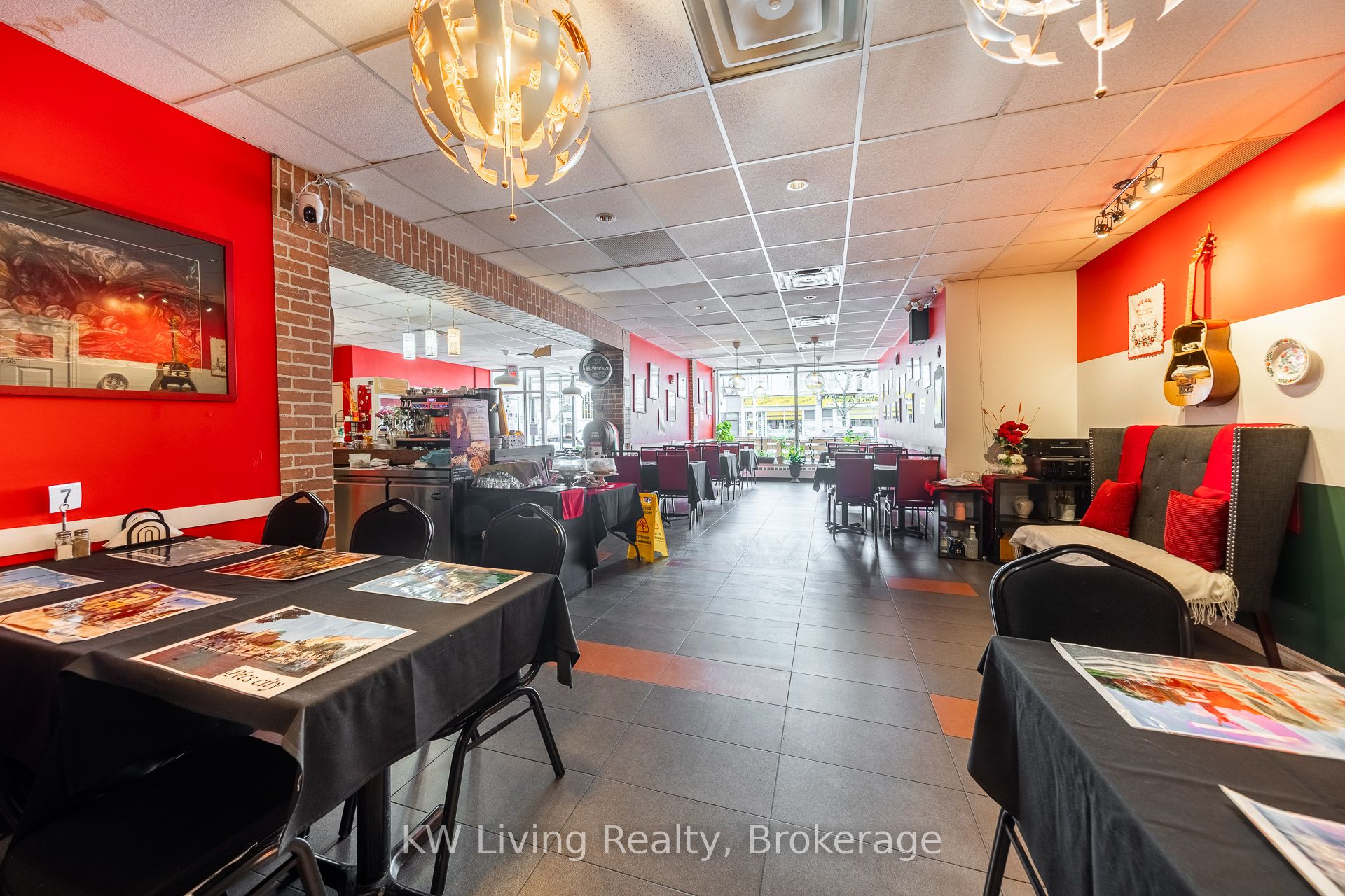 2183 & 2185 Danforth Avenue Property Photo 14