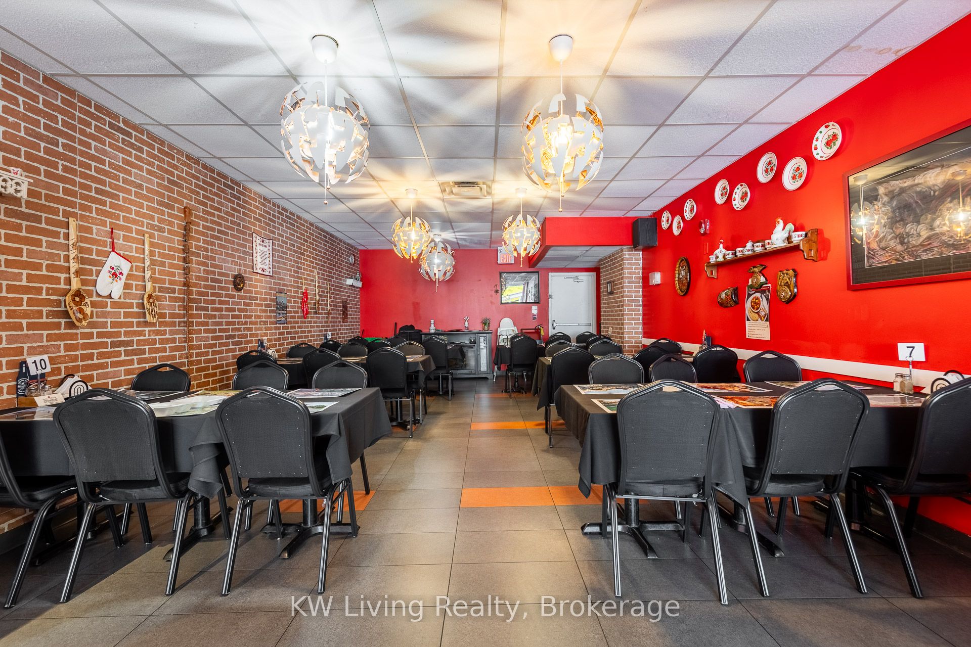 2183 & 2185 Danforth Avenue Property Photo 15