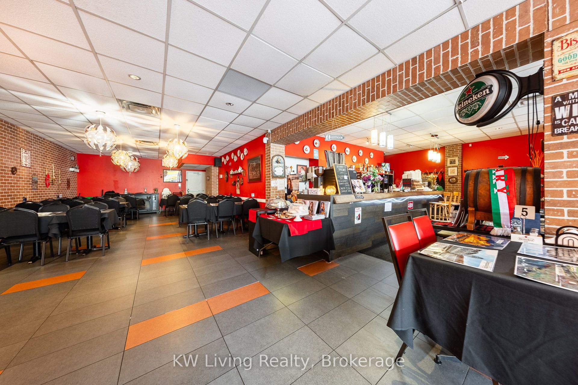 2183 & 2185 Danforth Avenue Property Photo 16