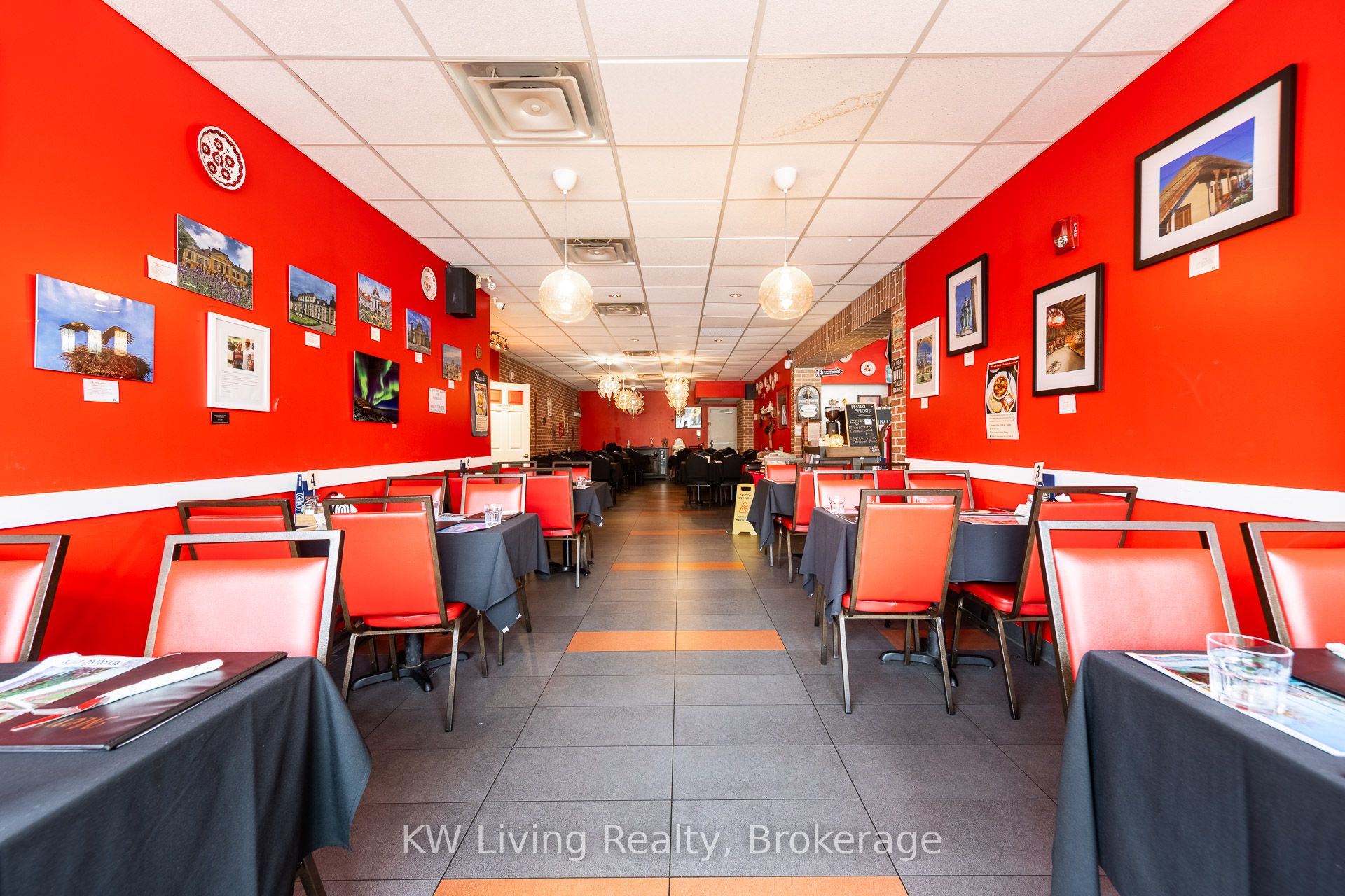 2183 & 2185 Danforth Avenue Property Photo 17