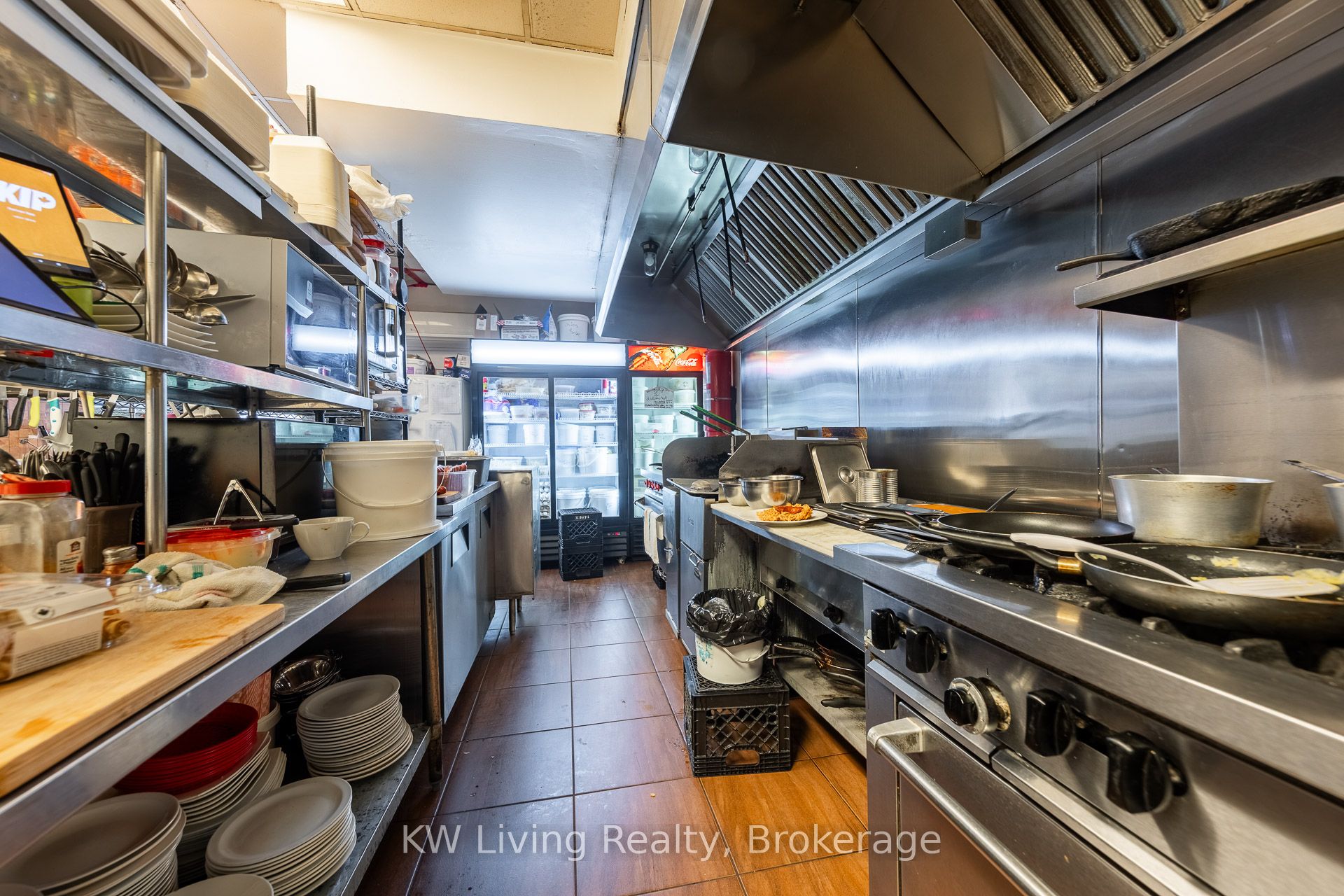 2183 & 2185 Danforth Avenue Property Photo 18