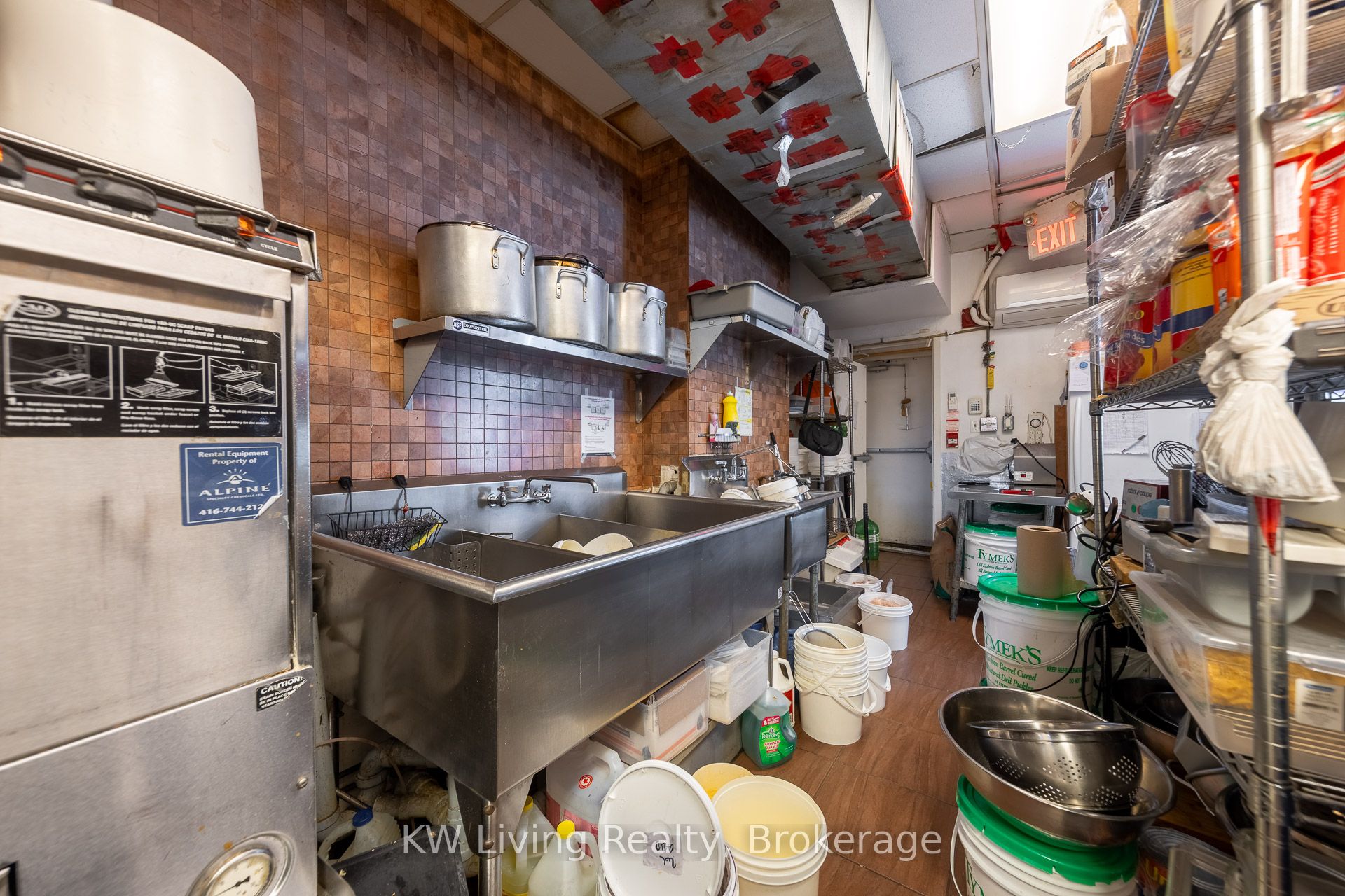 2183 & 2185 Danforth Avenue Property Photo 24
