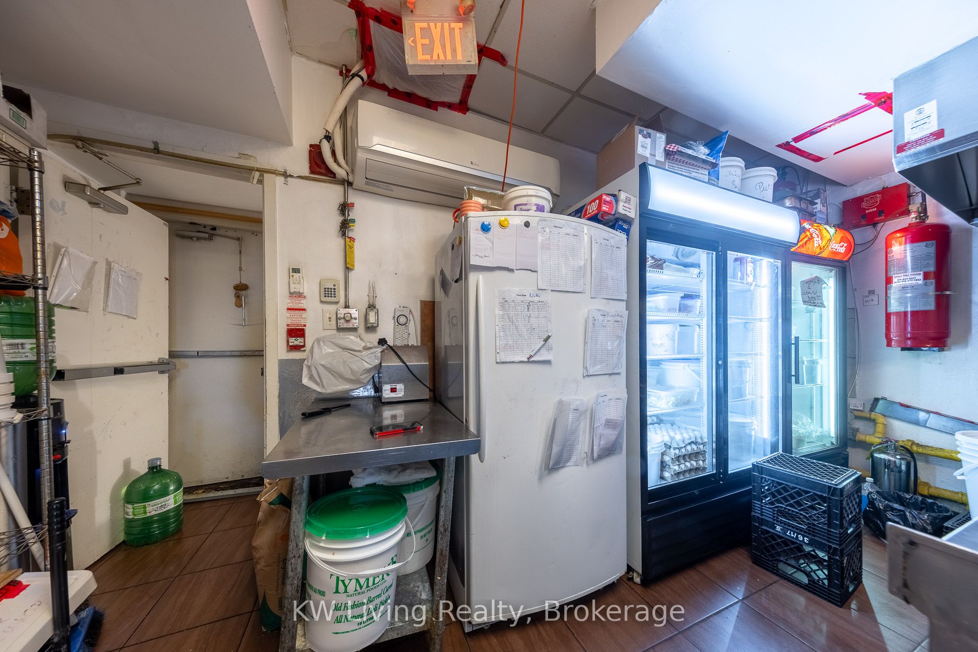 2183 & 2185 Danforth Avenue Property Photo 25