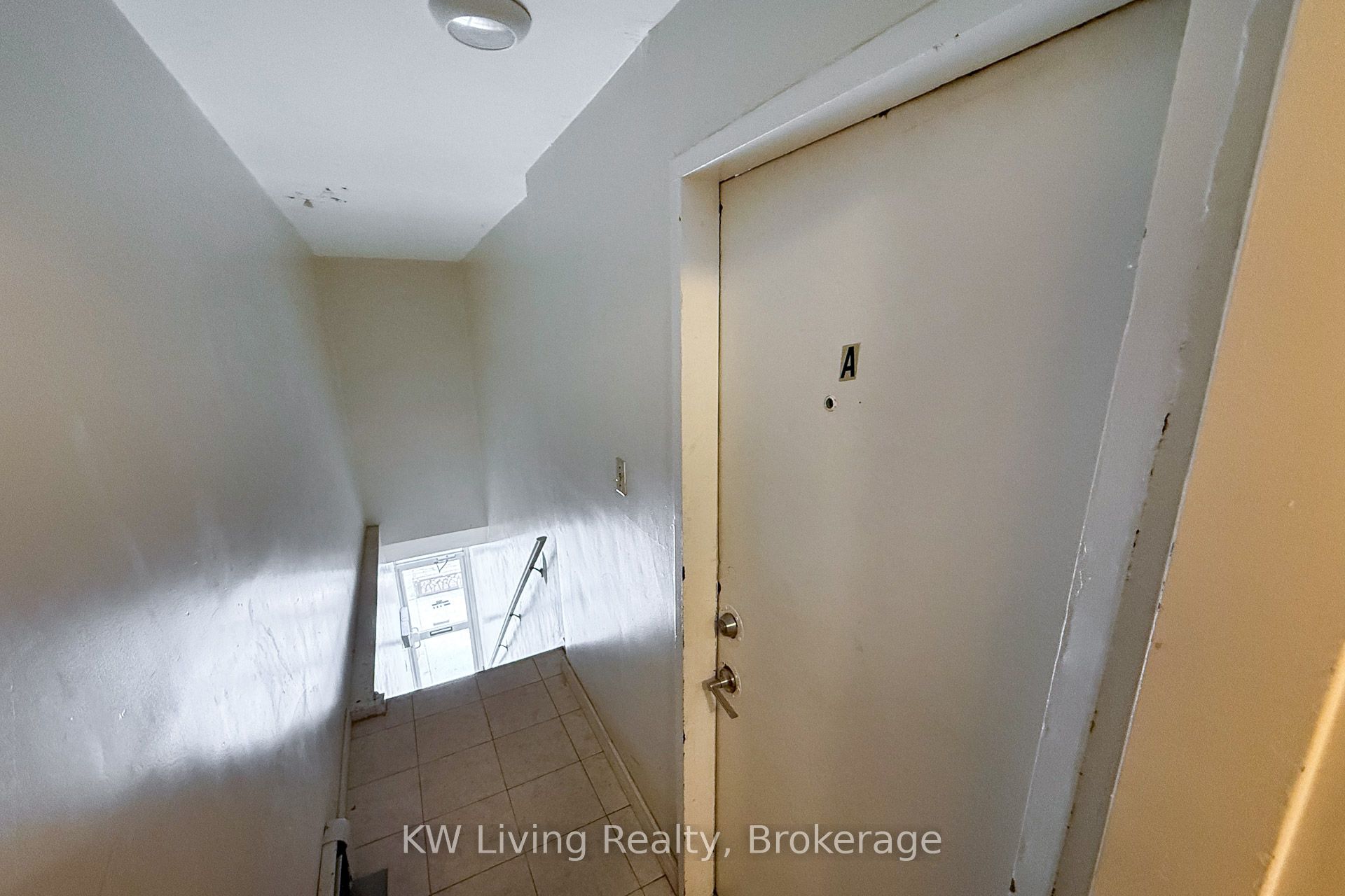 2183 & 2185 Danforth Avenue Property Photo 31