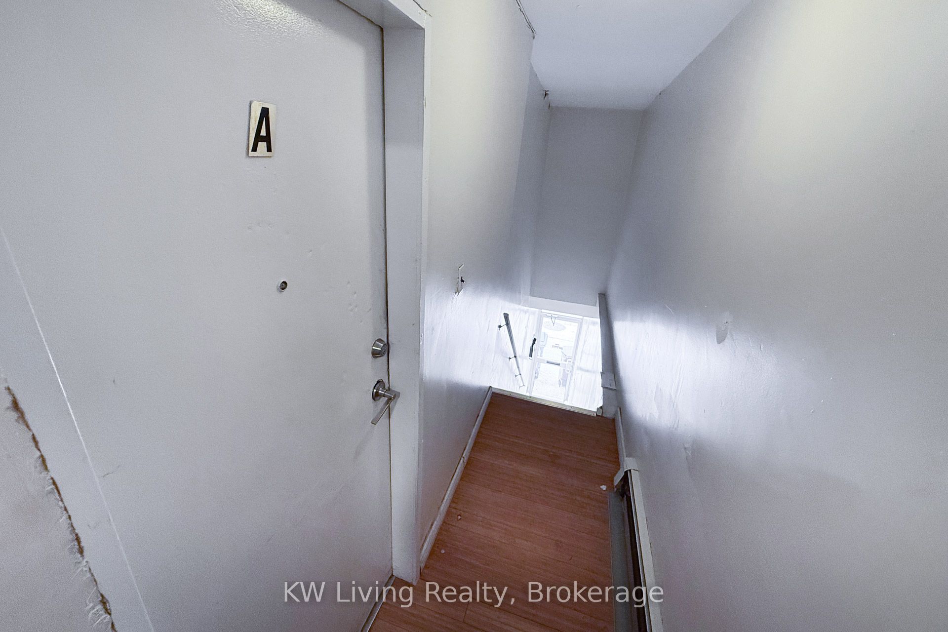 2183 & 2185 Danforth Avenue Property Photo 40