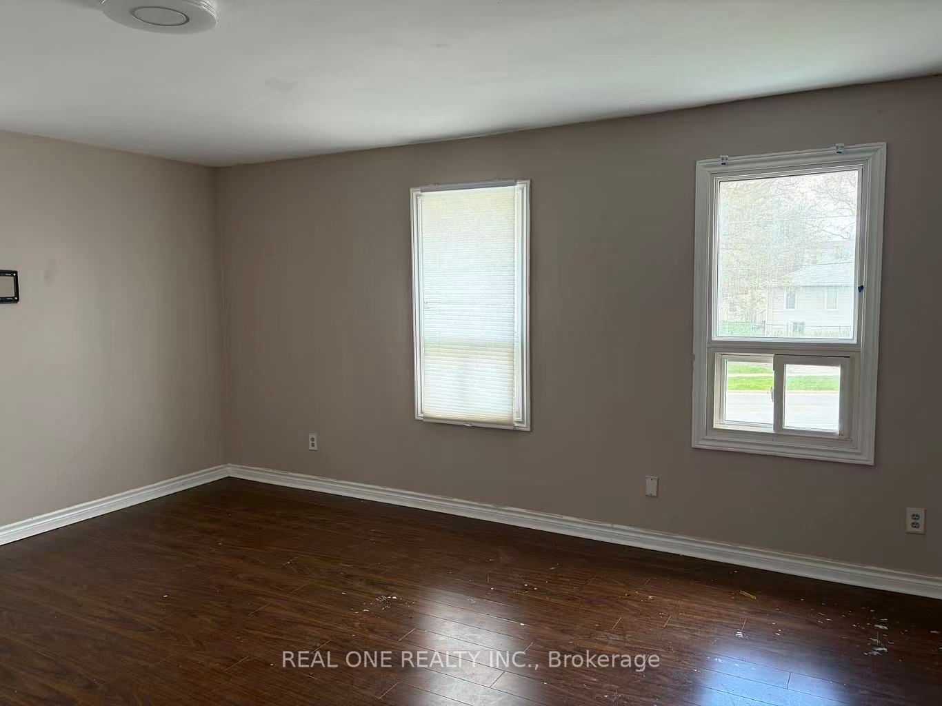152 Park Rd South Property Photo 9