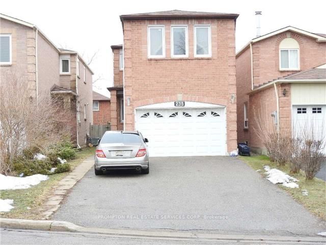 235 Roxanne Crescent Property Photo 1