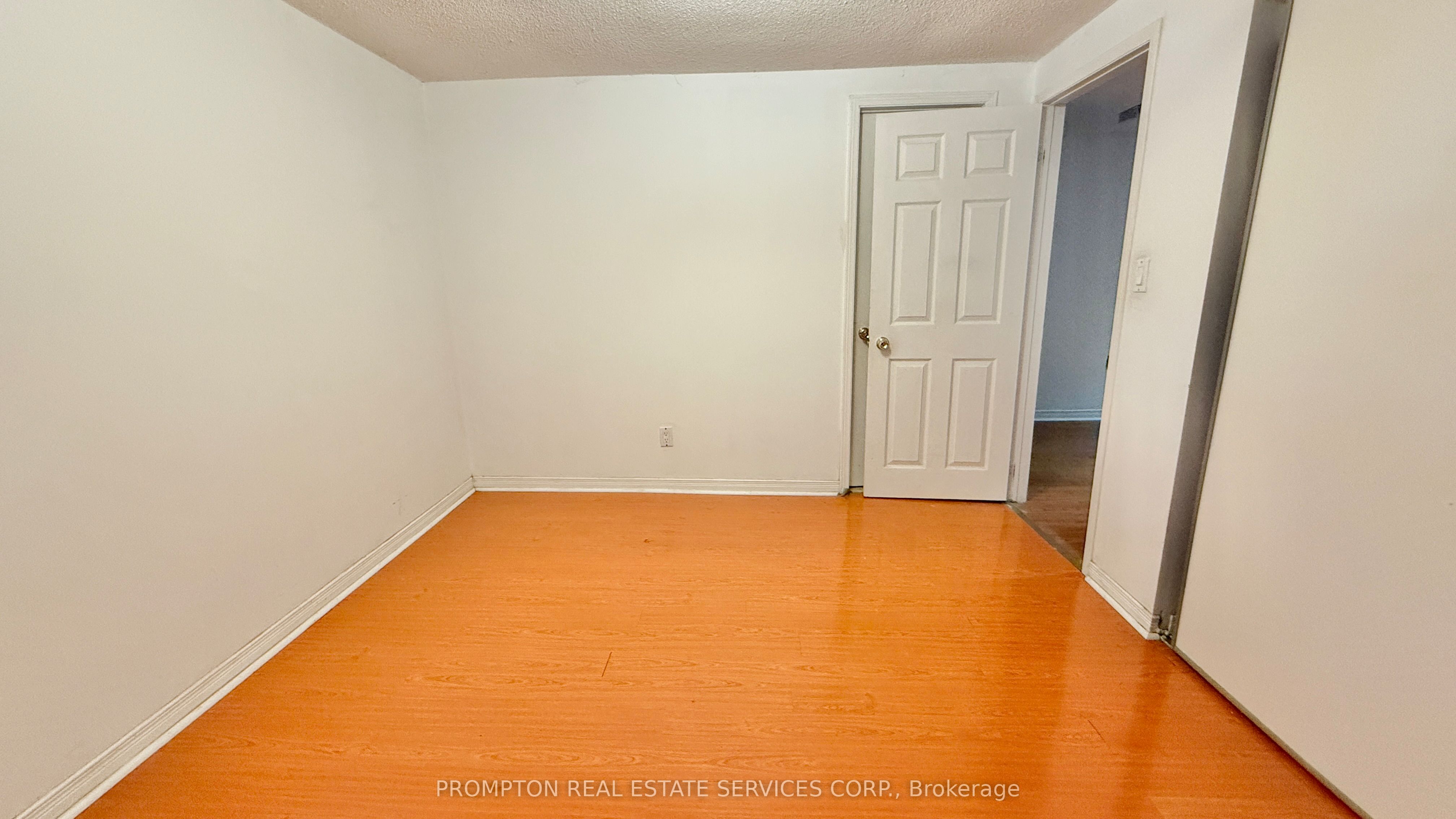 235 Roxanne Crescent Property Photo 5