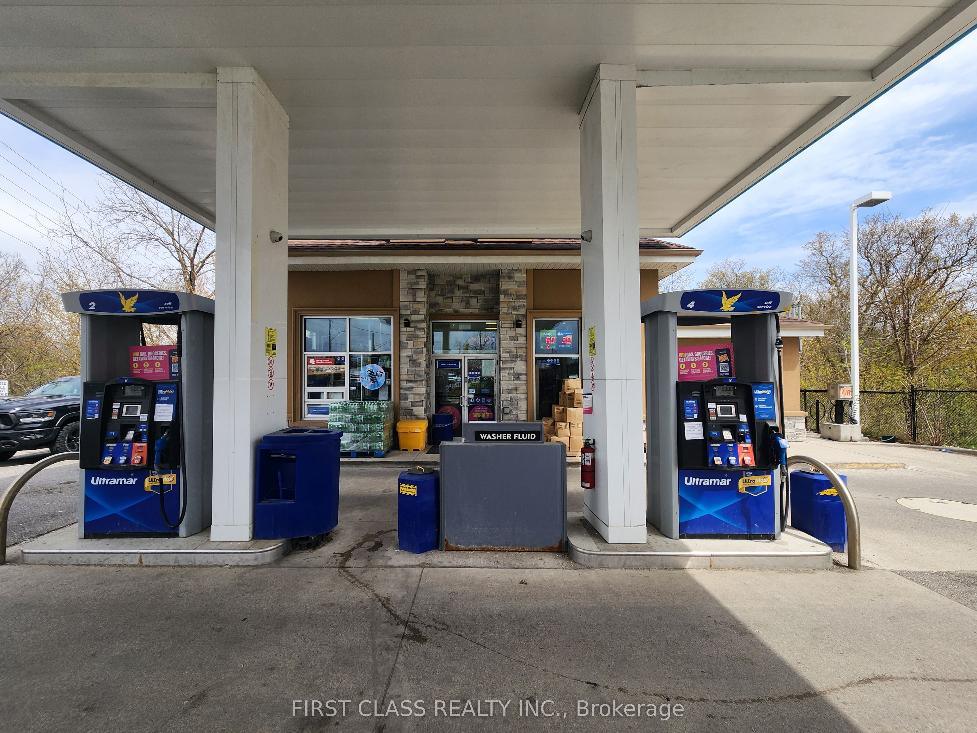 951 Dundas Street W Property Photo 3