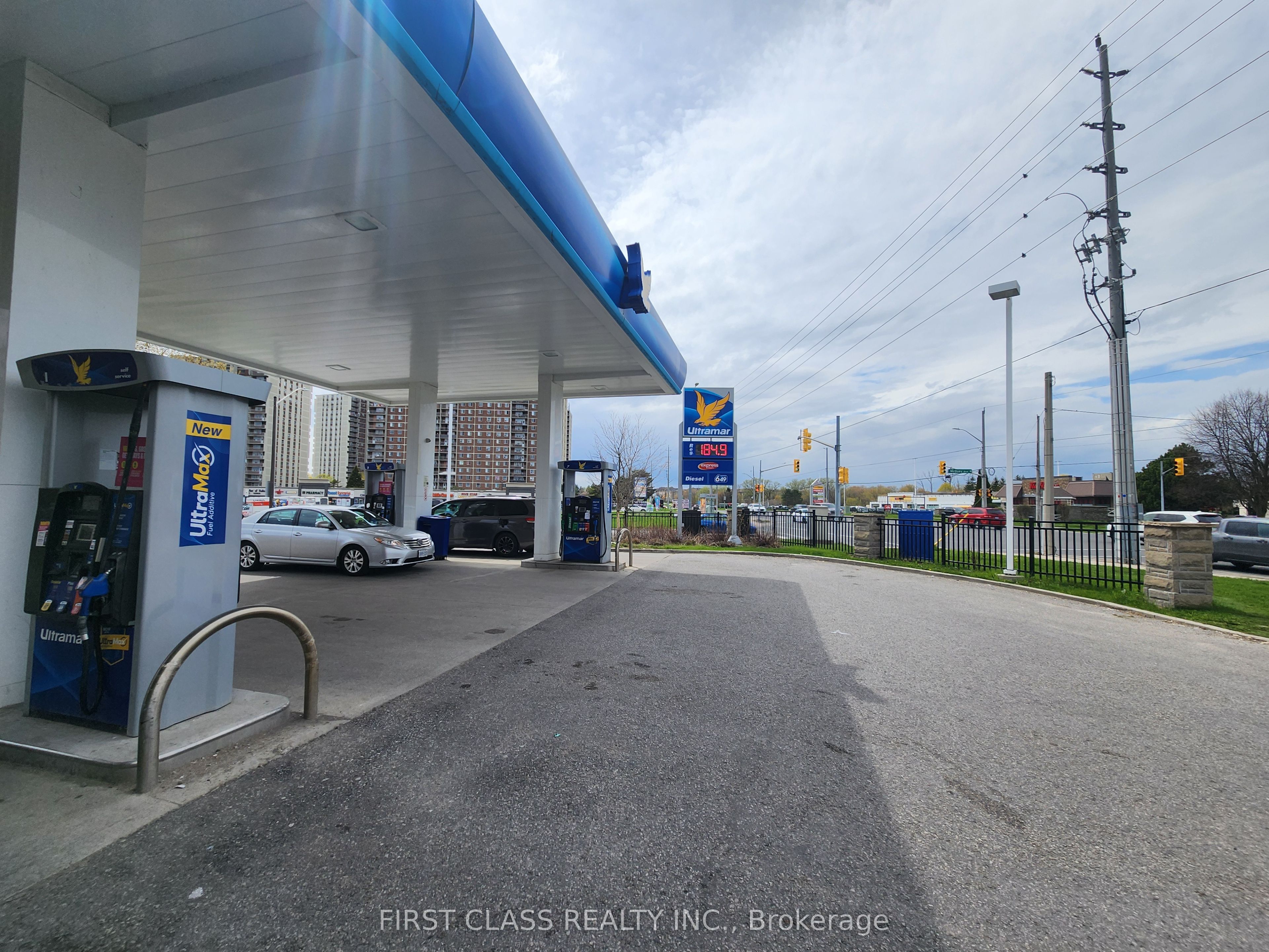 951 Dundas Street W Property Photo 6