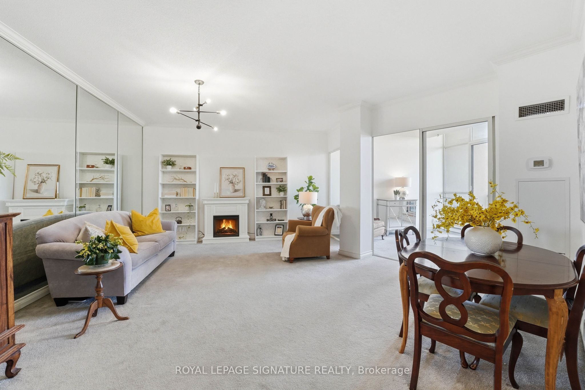 20 Guildwood Parkway Ph1 Property Photo 4