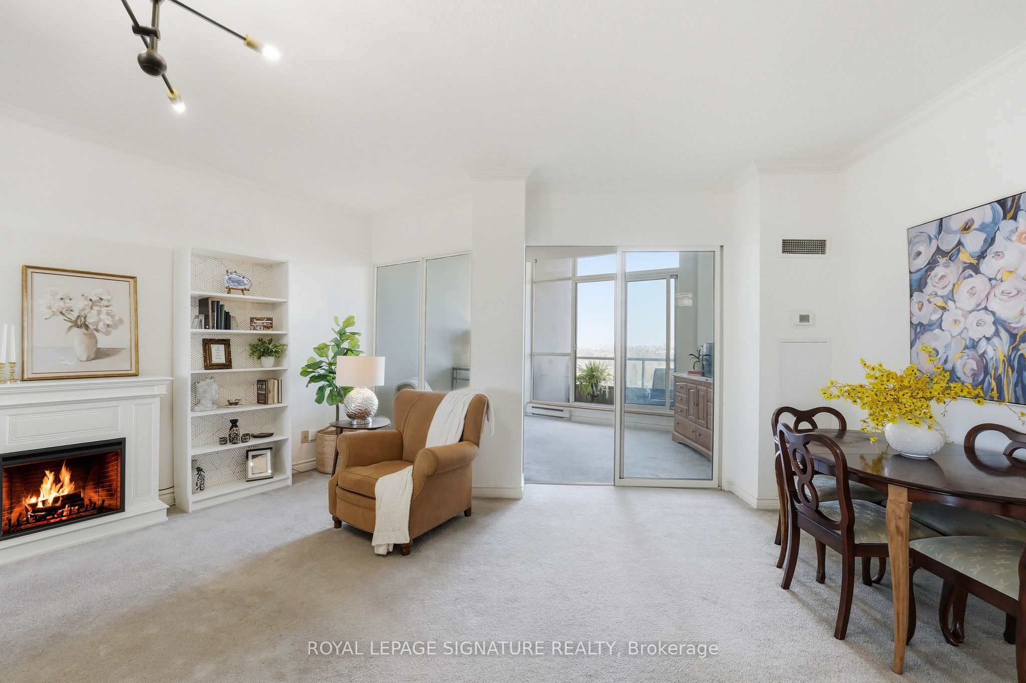 20 Guildwood Parkway Ph1 Property Photo 6