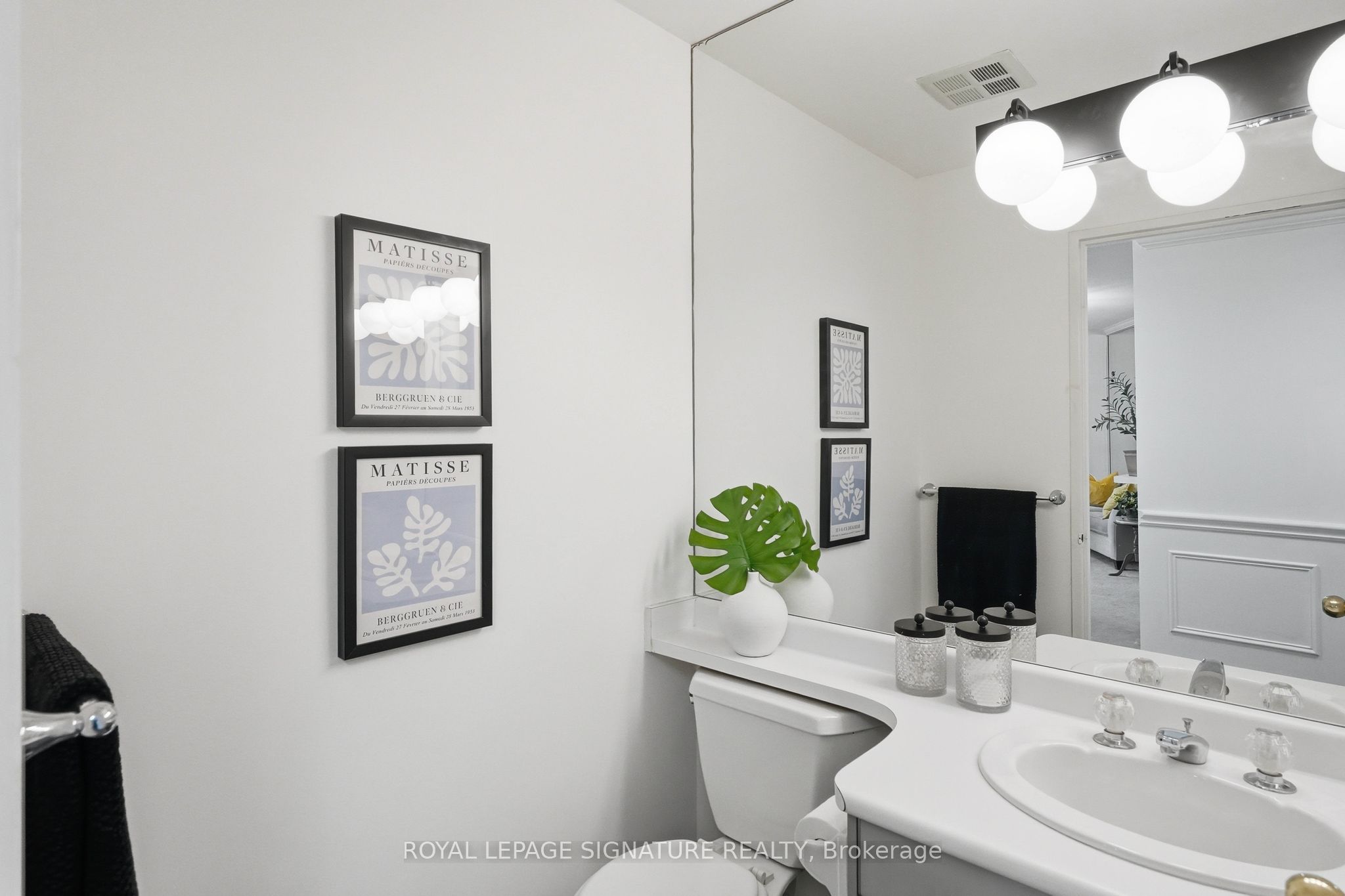 20 Guildwood Parkway Ph1 Property Photo 8