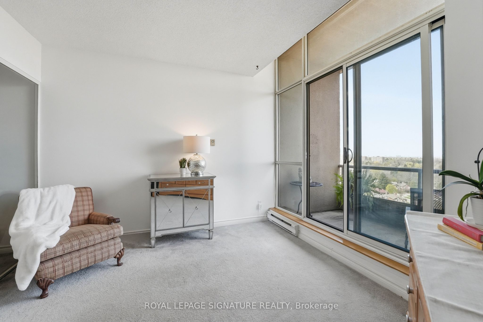 20 Guildwood Parkway Ph1 Property Photo 14