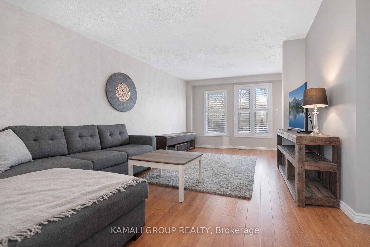 582 Lakeview Avenue Property Photo 5