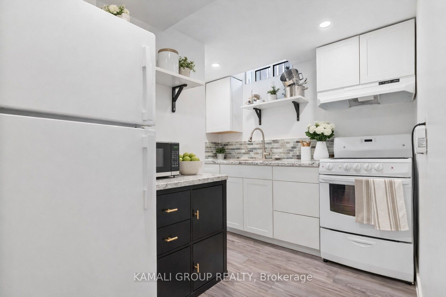 582 Lakeview Avenue Property Photo 18