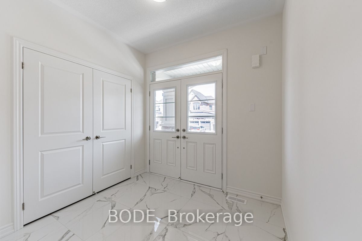 15 Huggins Drive Property Photo 4