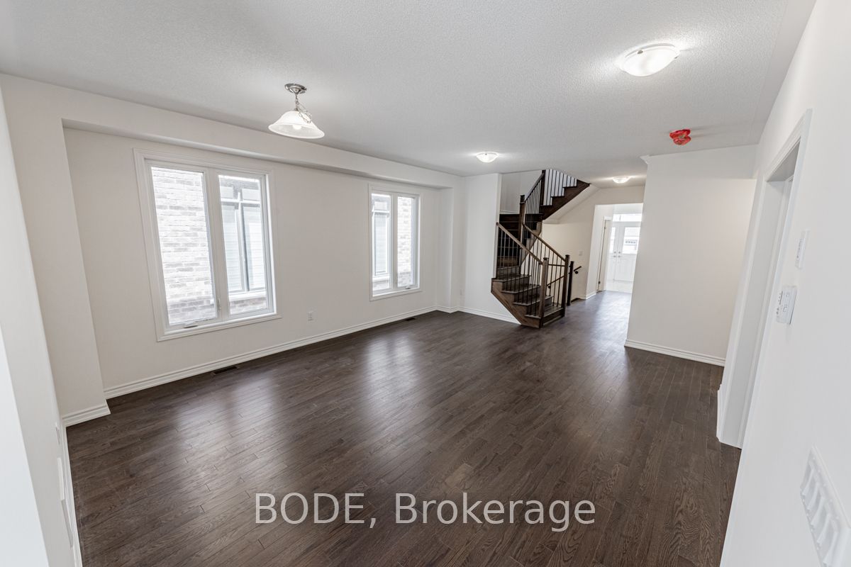 15 Huggins Drive Property Photo 8