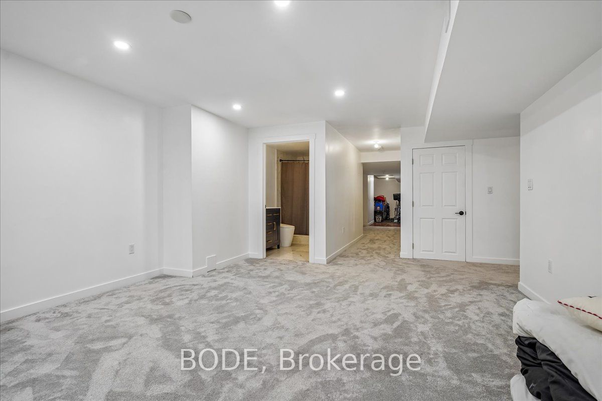 15 Huggins Drive Property Photo 41