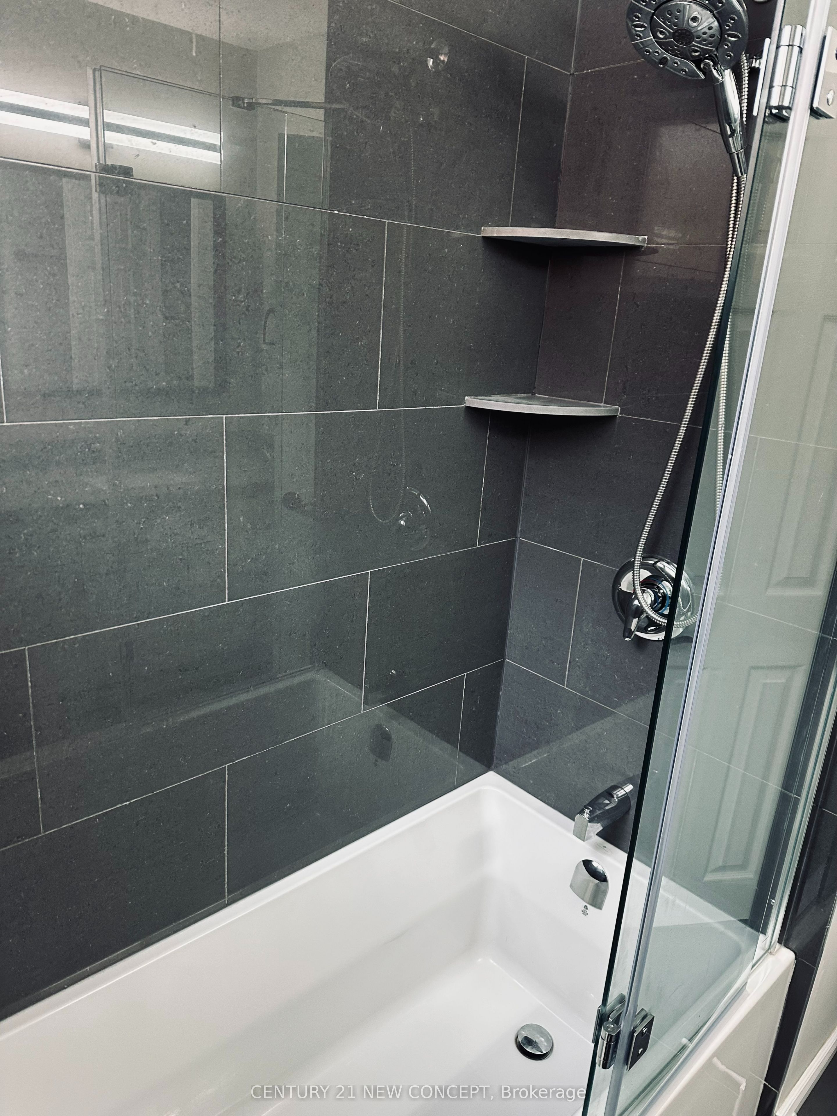 580 Digby Avenue Property Photo 15