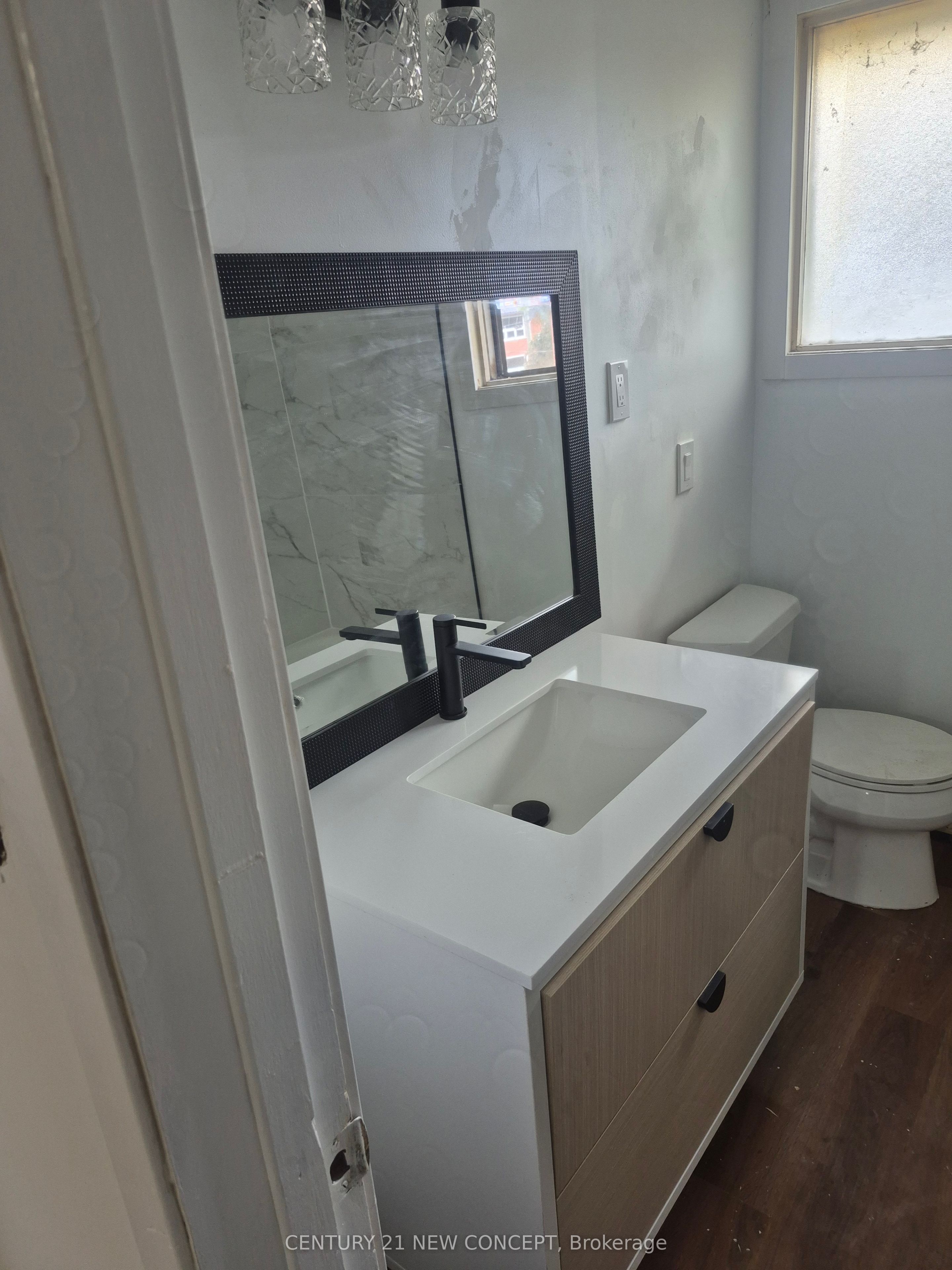 580 Digby Avenue Property Photo 3