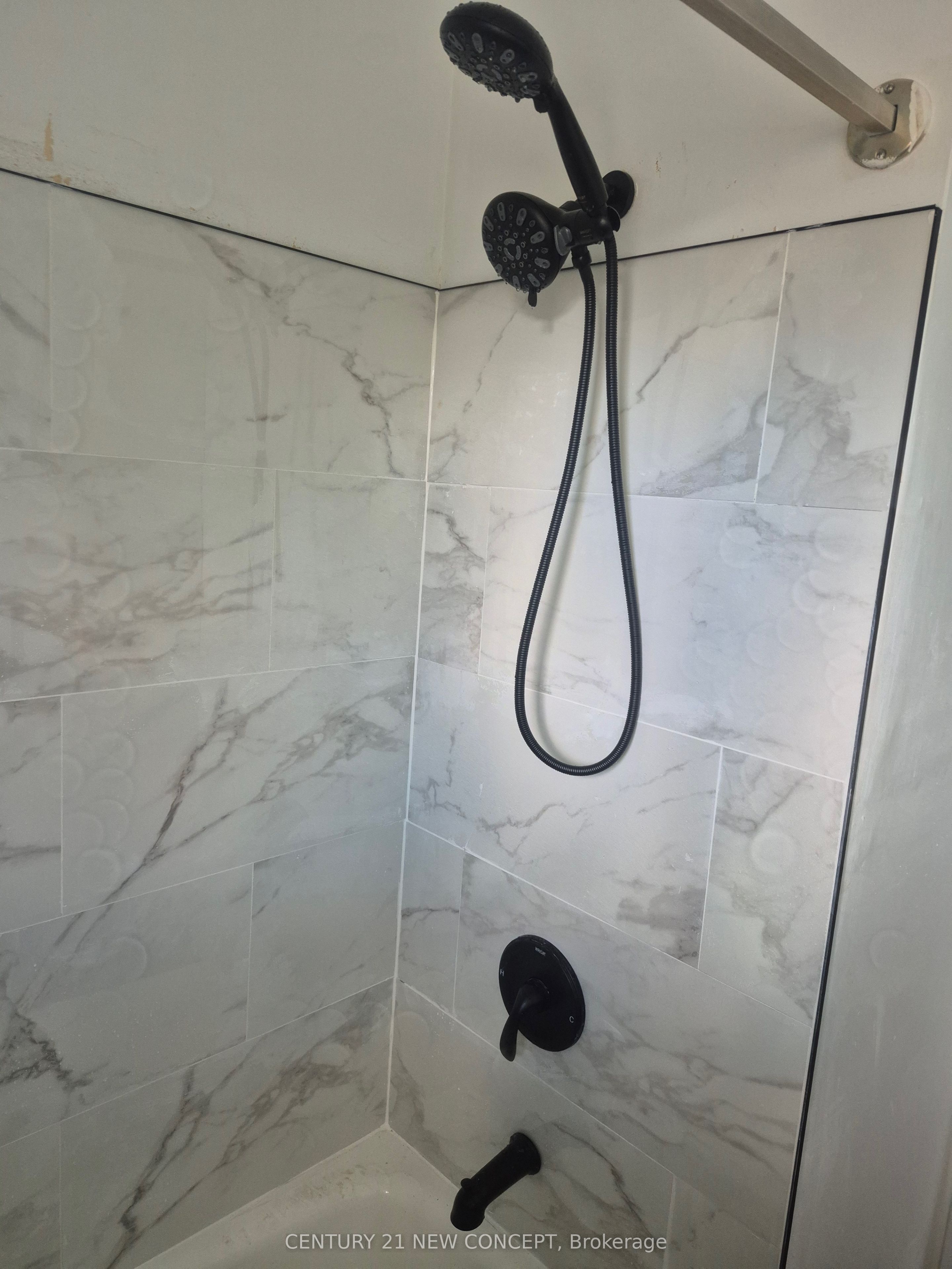 580 Digby Avenue Property Photo 28