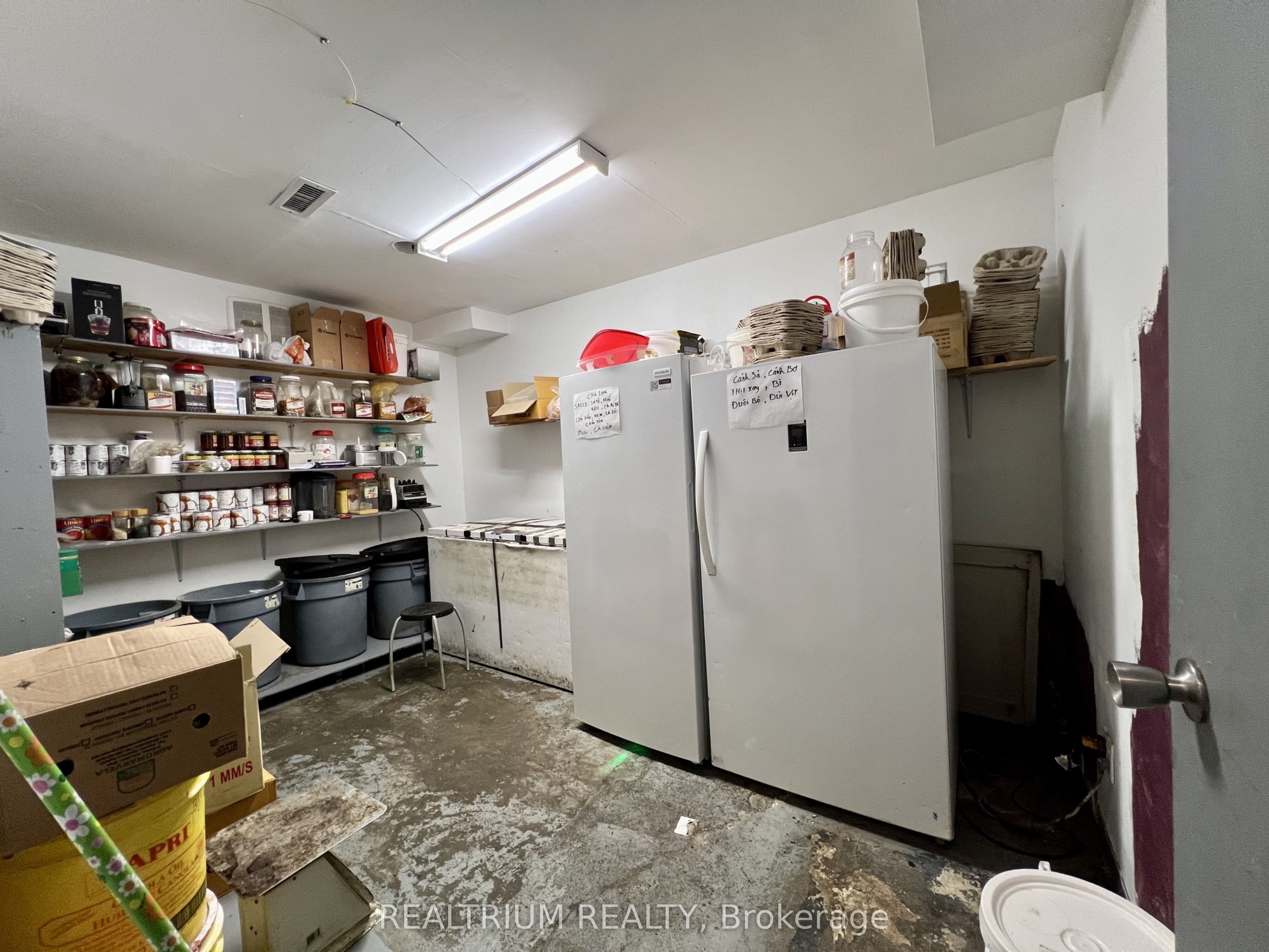 58 Redlea Avenue Property Photo 7