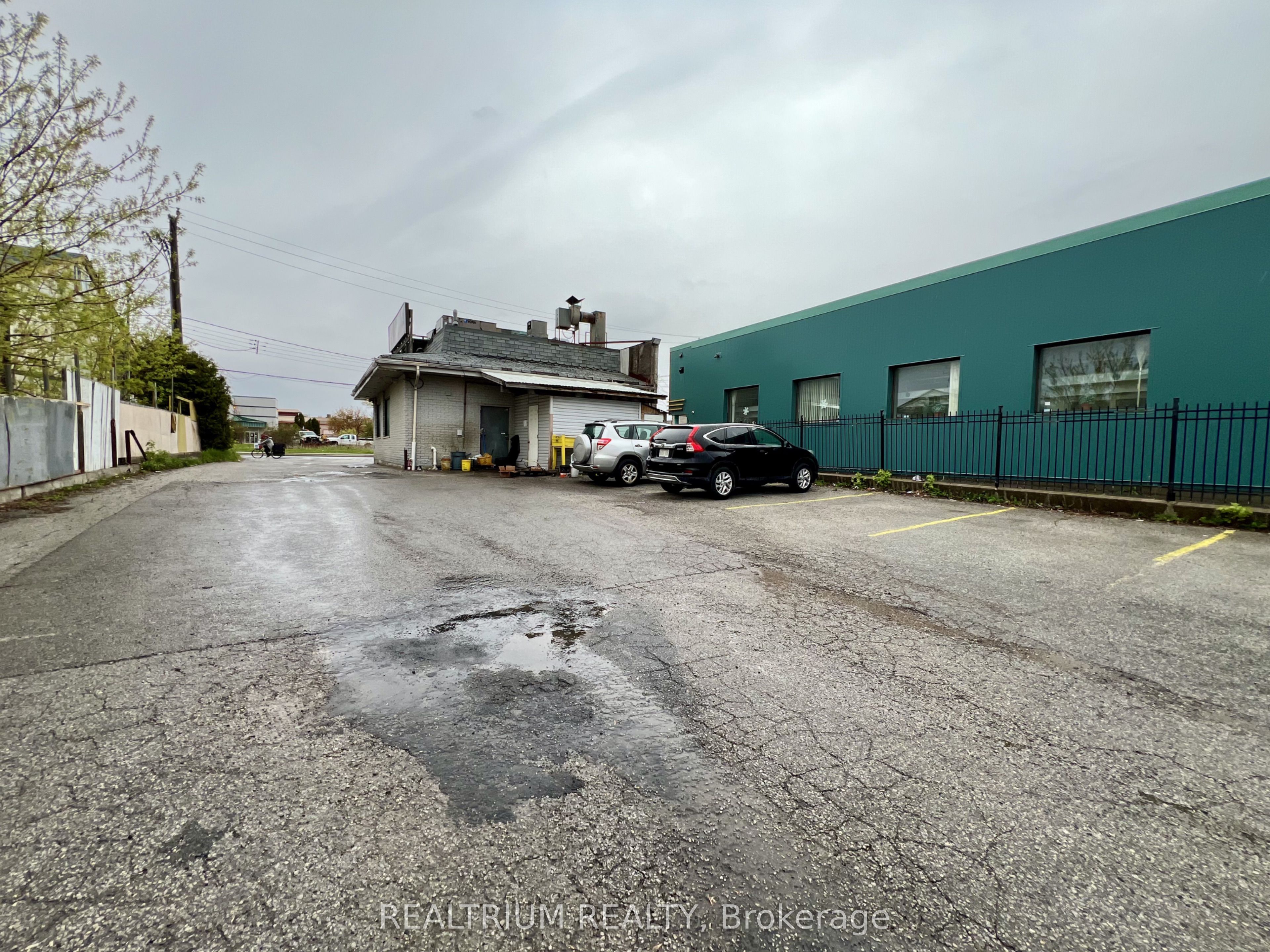 58 Redlea Avenue Property Photo 9
