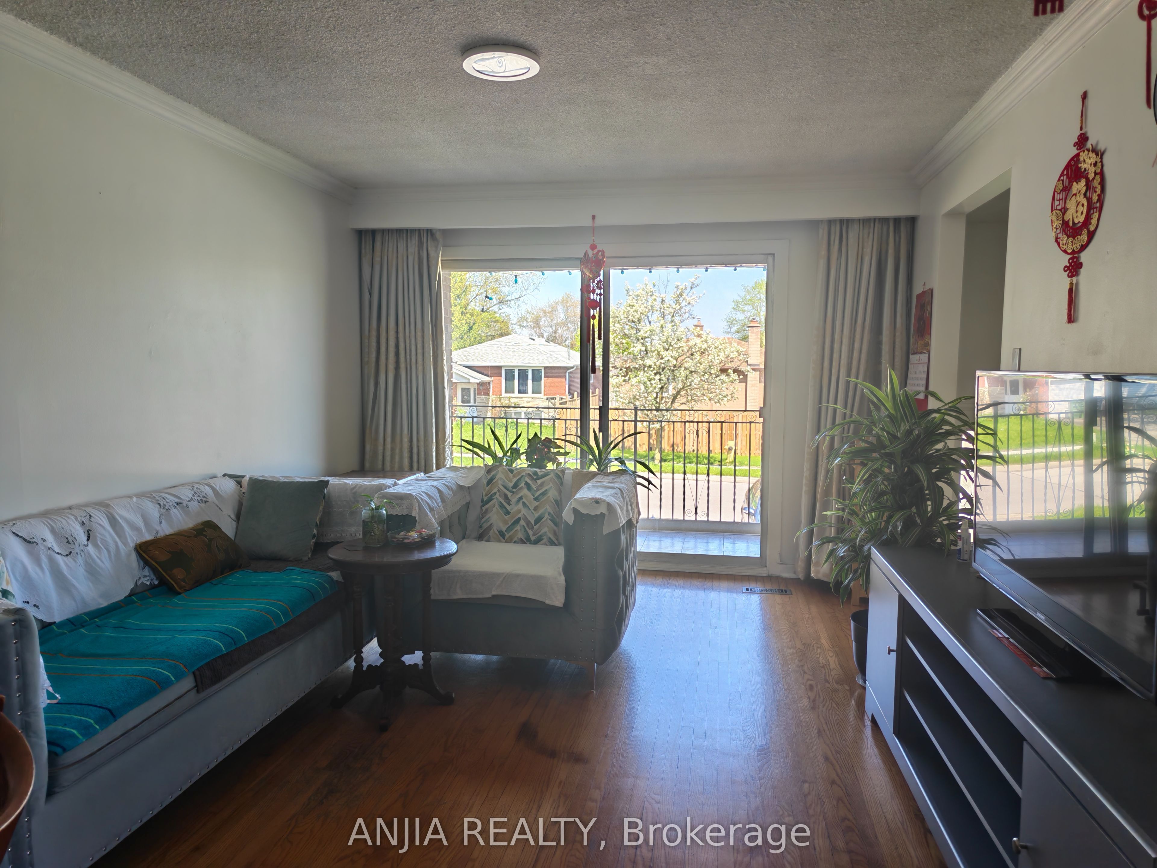 58 Kitchener Road Main#2 Property Photo 6