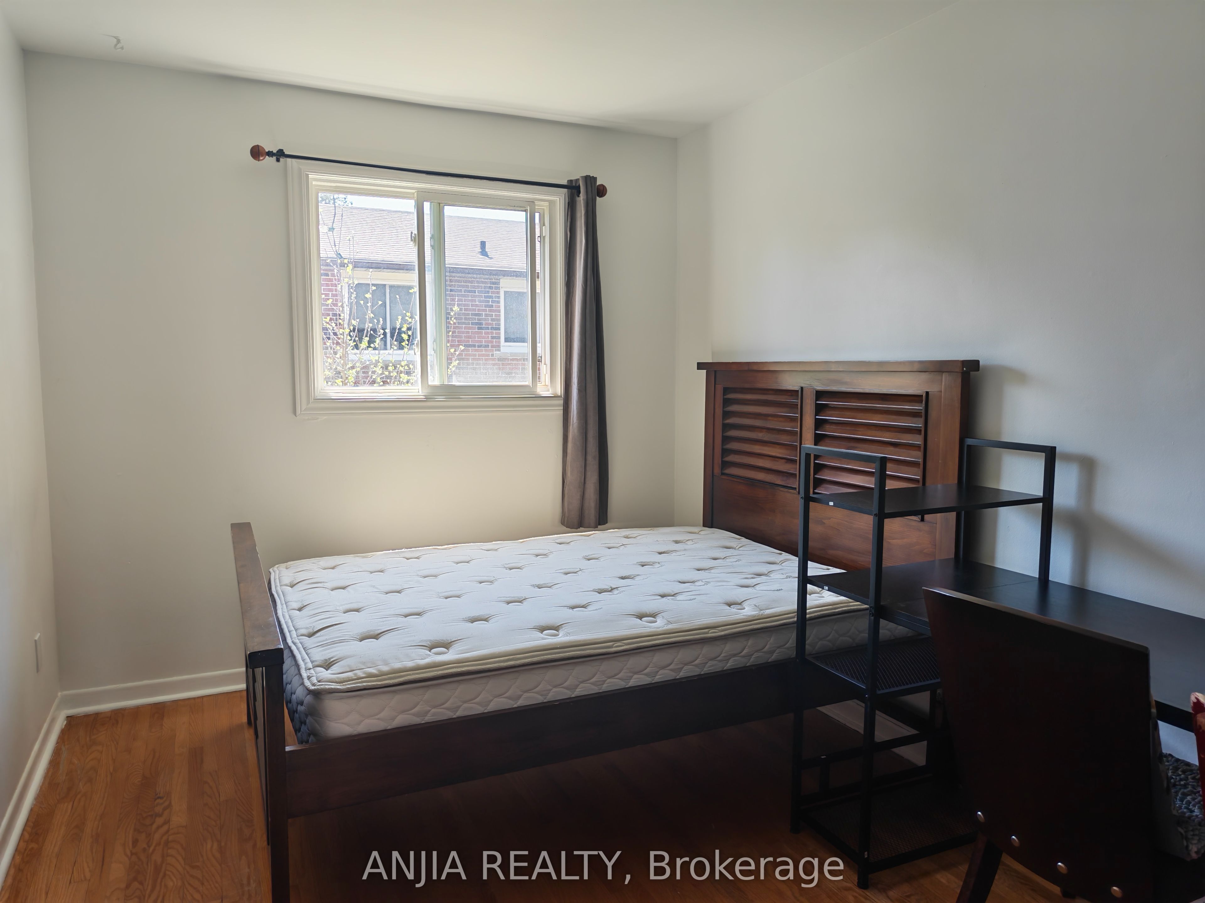 58 Kitchener Road Main#2 Property Photo 7