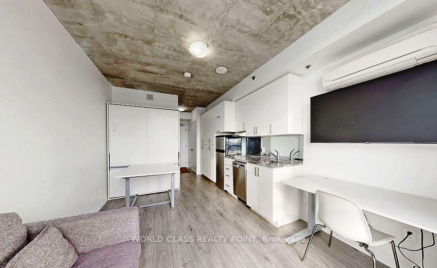 1900 Simcoe Street 633 Property Photo 5