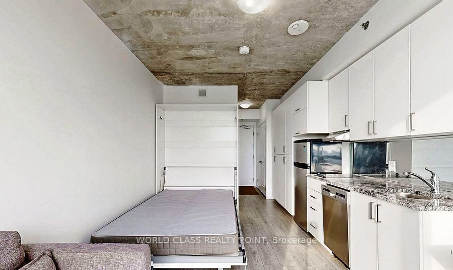 1900 Simcoe Street 633 Property Photo 9