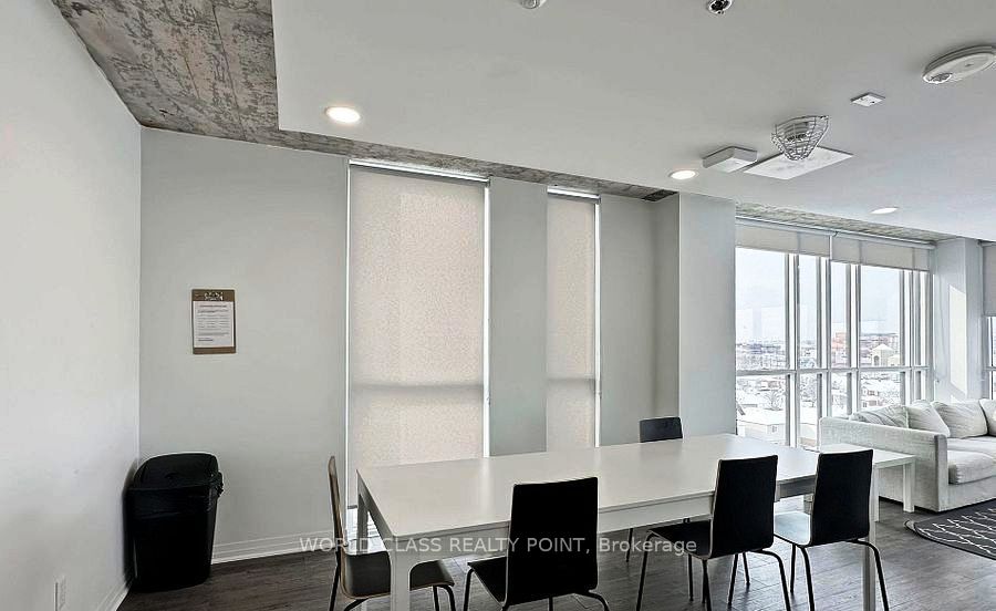 1900 Simcoe Street 633 Property Photo 12