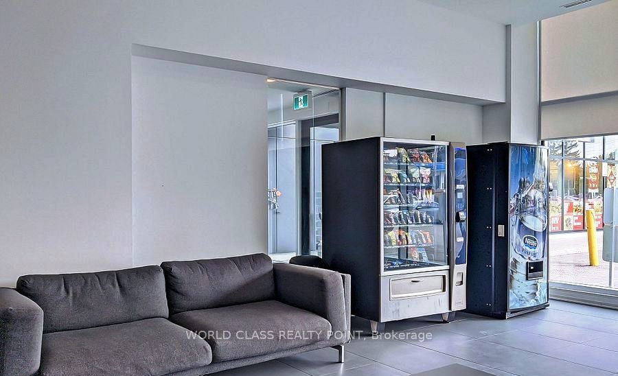 1900 Simcoe Street 633 Property Photo 19