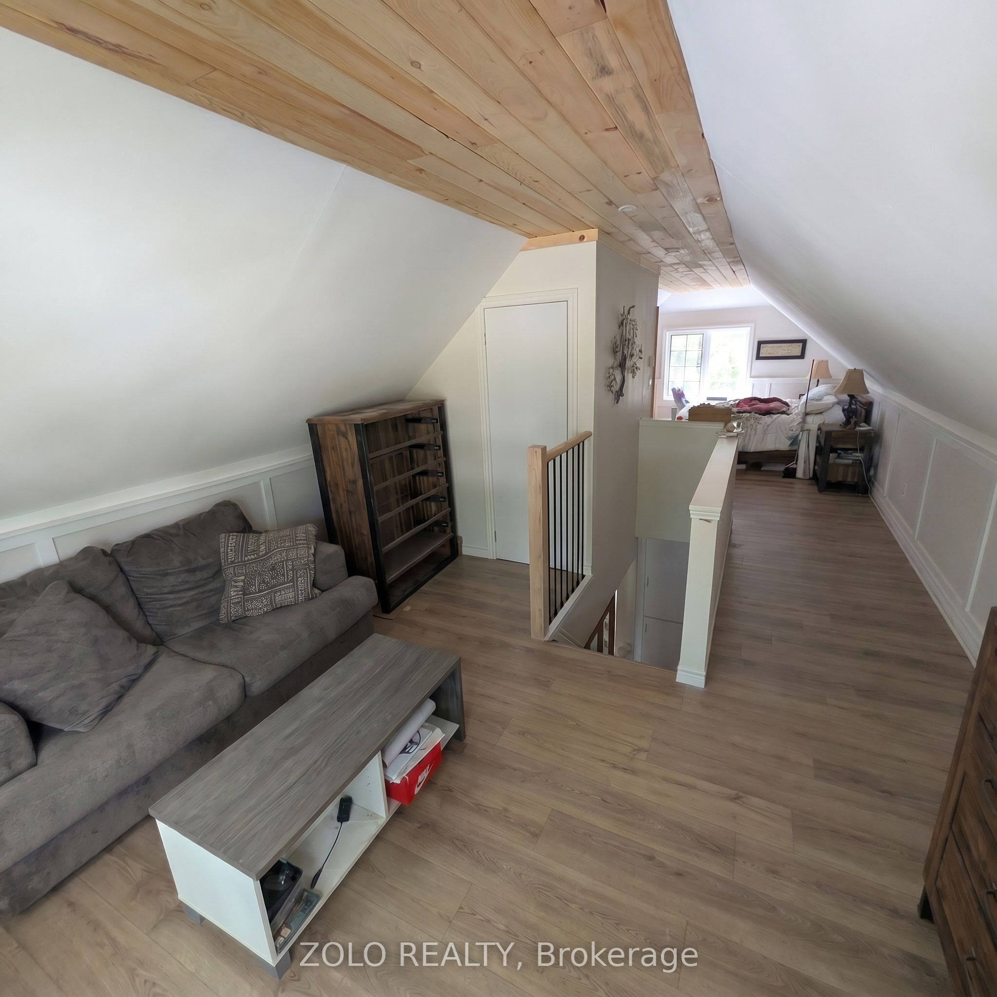 369 Athol Street E Property Photo 5