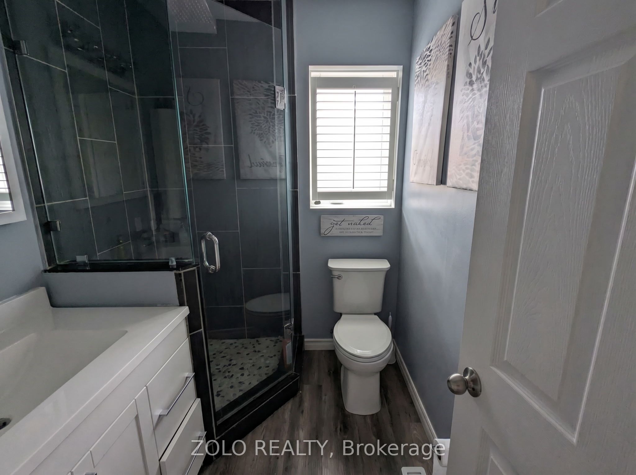 369 Athol Street E Property Photo 6