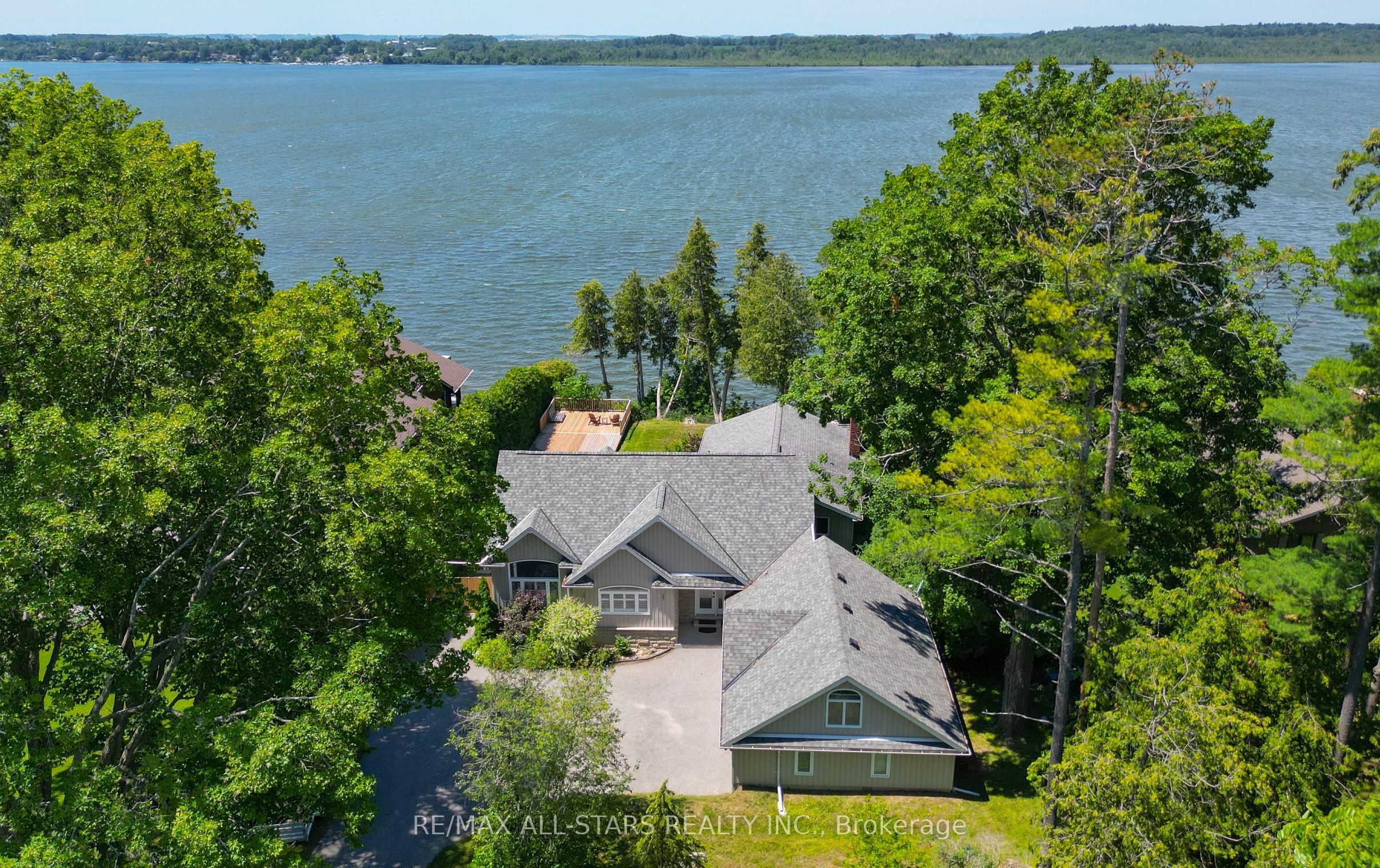 253 Stephenson Point Road Property Photo 1