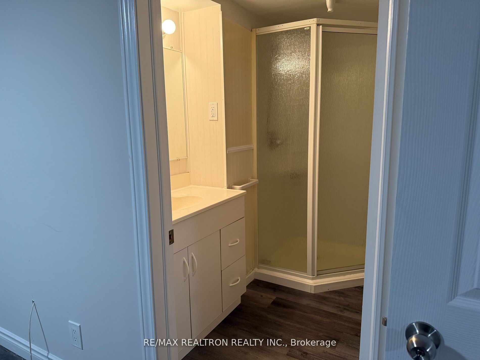 923 Bayview Avenue Basement Property Photo 8