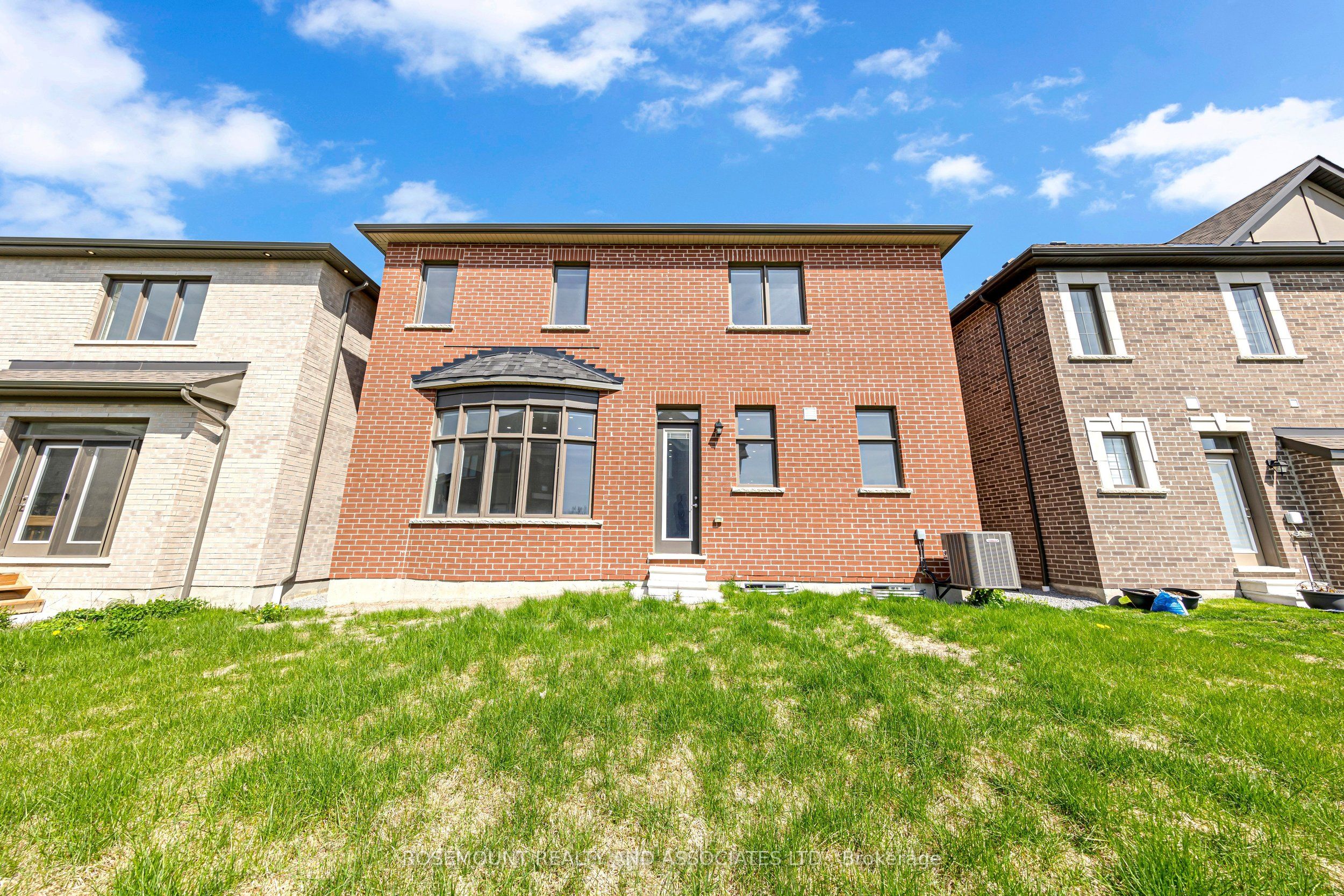 1423 Swallowtail Lane Property Photo 4