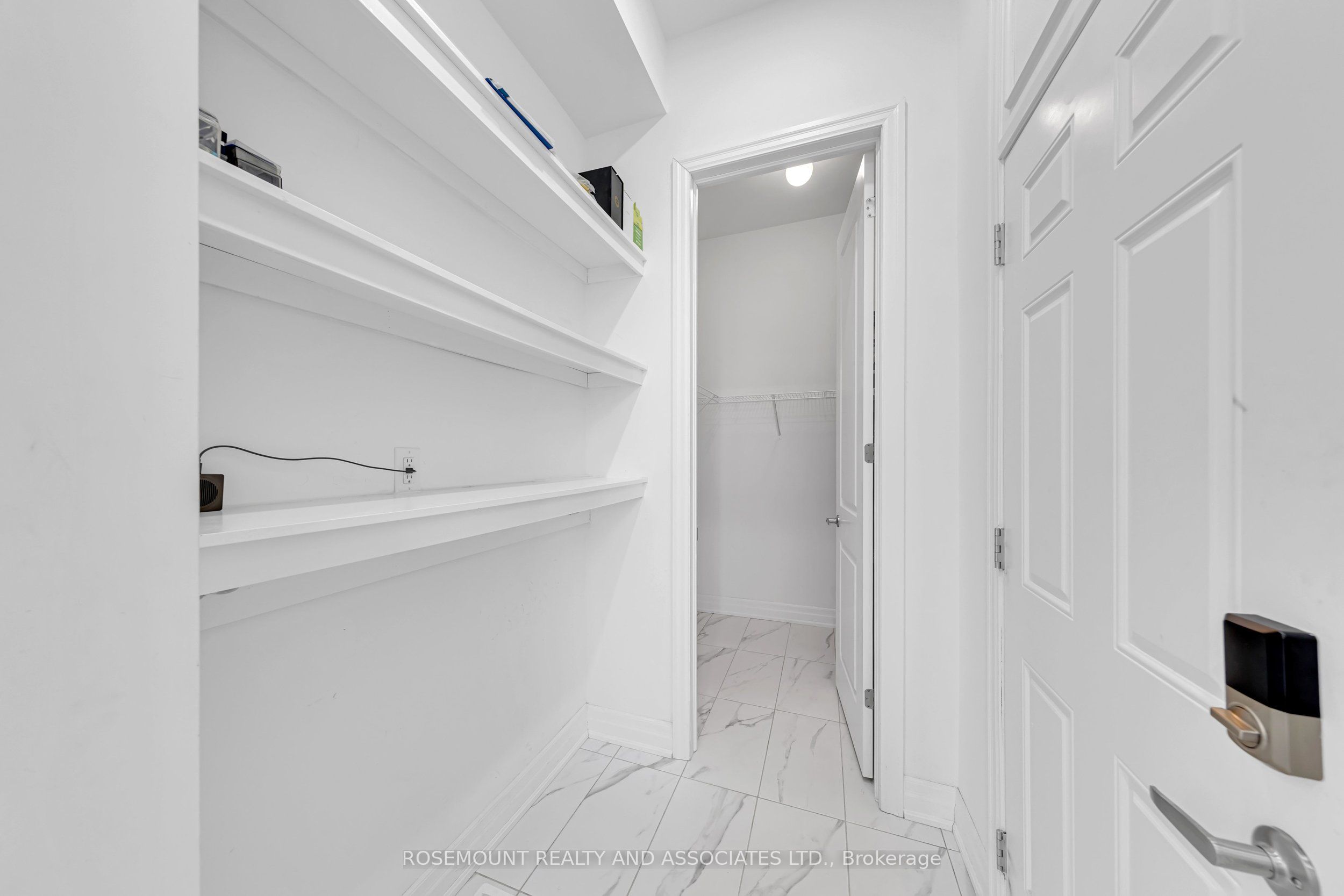 1423 Swallowtail Lane Property Photo 7