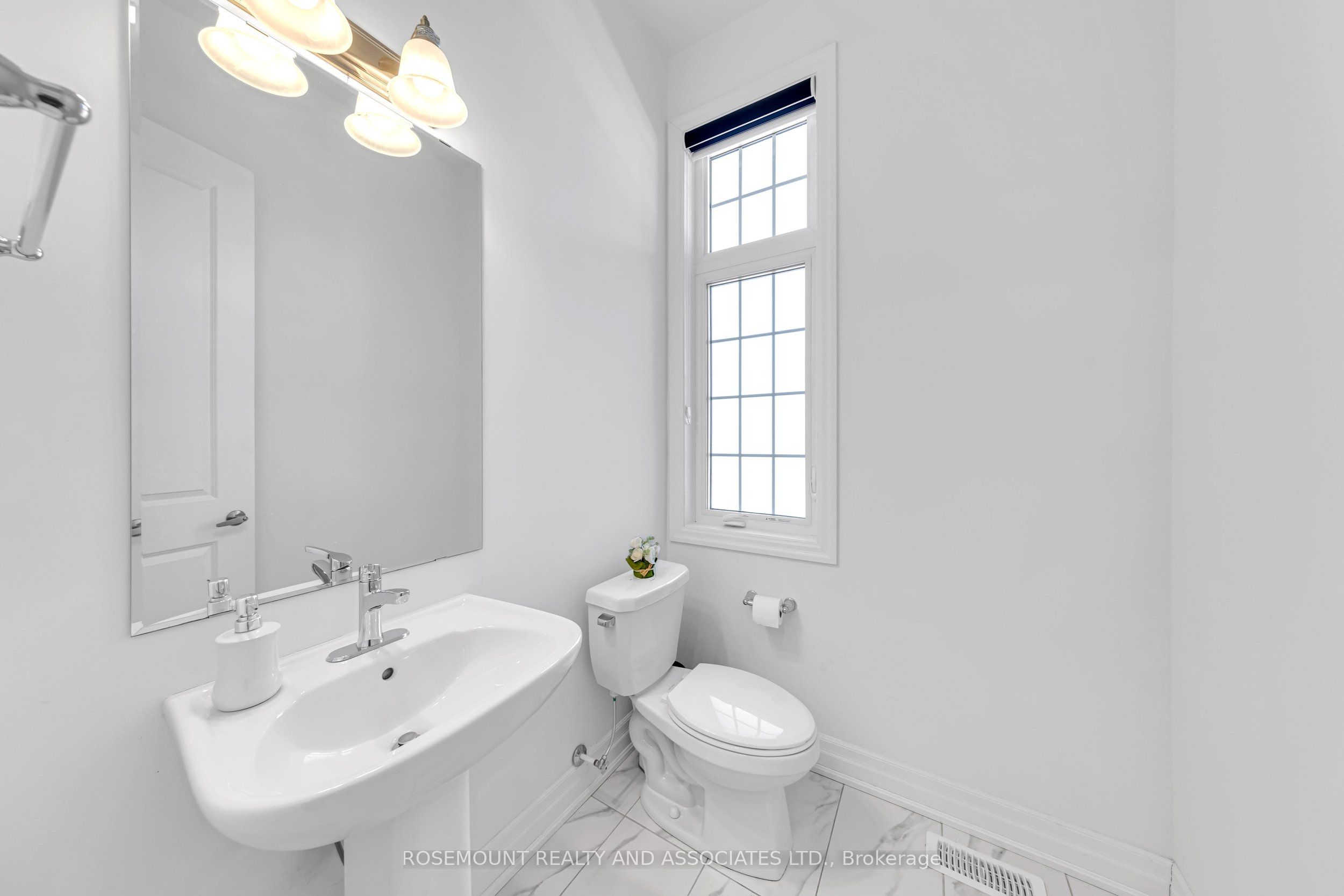 1423 Swallowtail Lane Property Photo 8