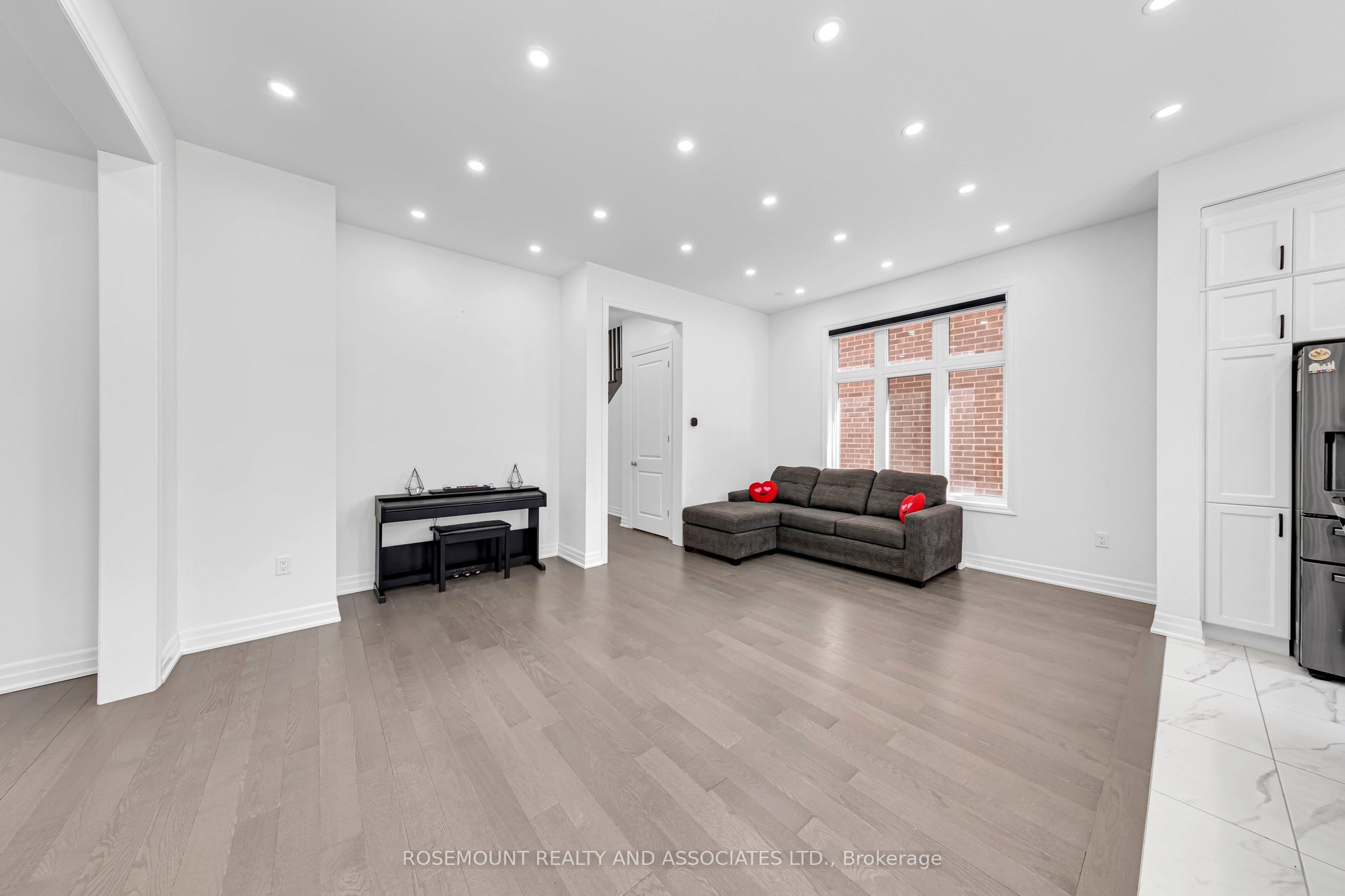 1423 Swallowtail Lane Property Photo 10