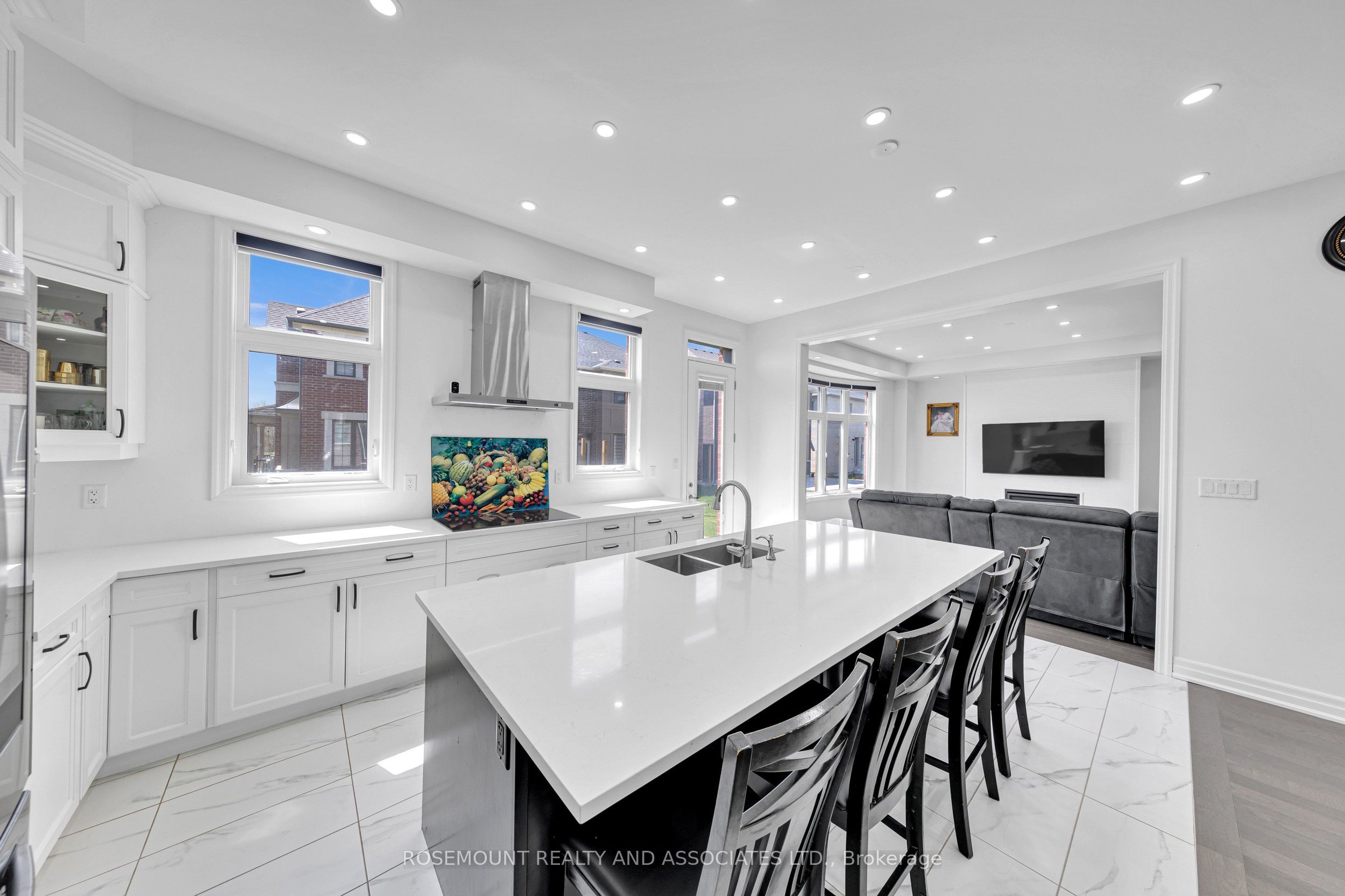 1423 Swallowtail Lane Property Photo 17