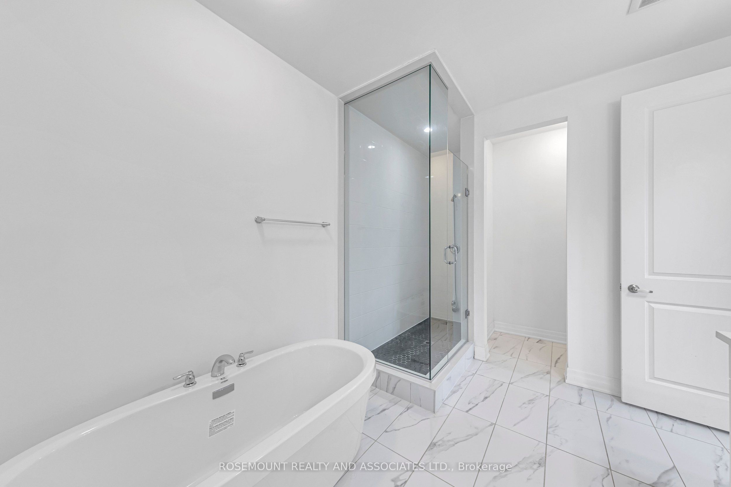 1423 Swallowtail Lane Property Photo 38