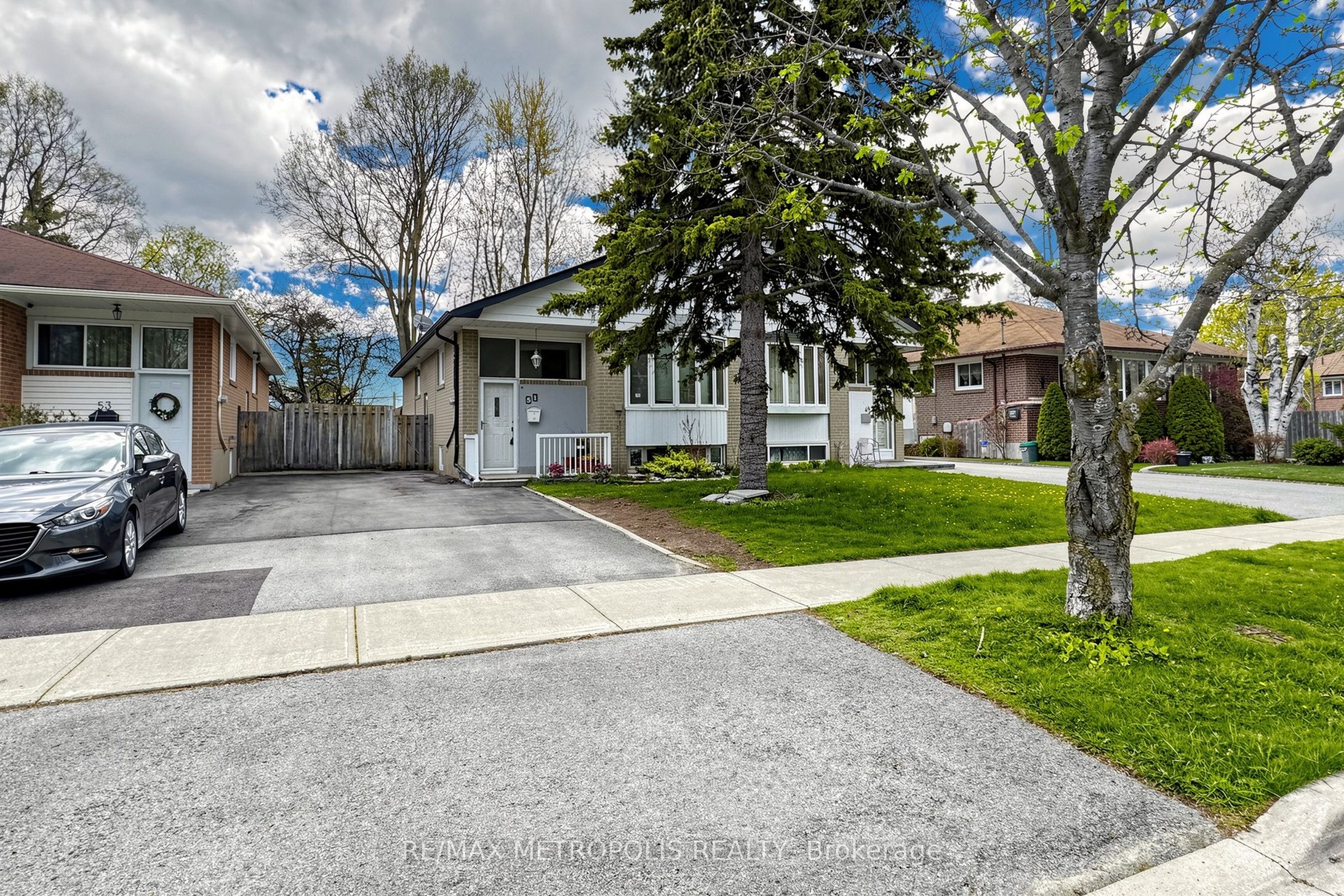 51 Greyabbey Trail Property Photo 1