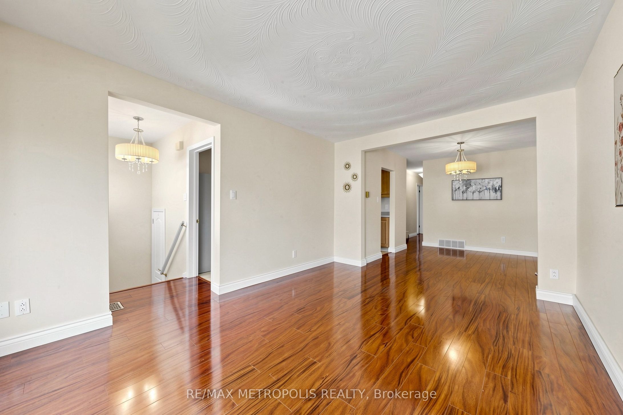 51 Greyabbey Trail Property Photo 7