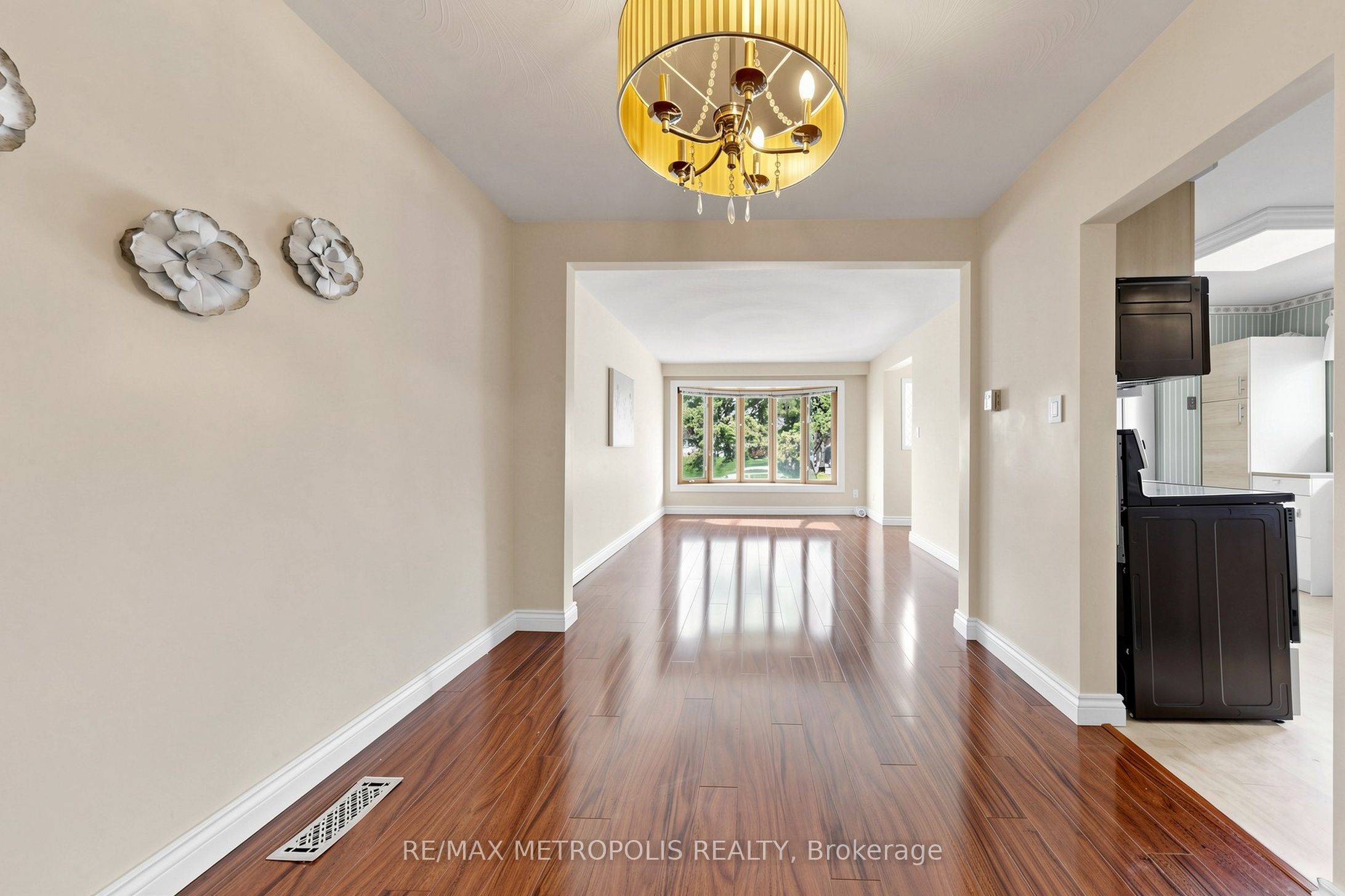 51 Greyabbey Trail Property Photo 10