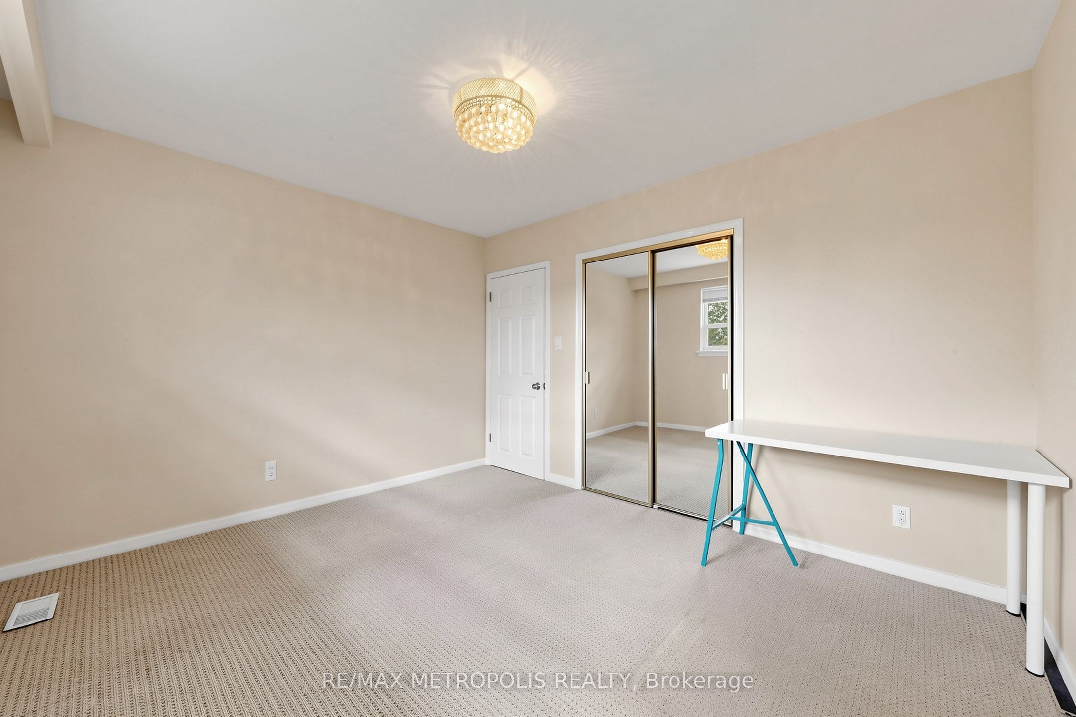 51 Greyabbey Trail Property Photo 17