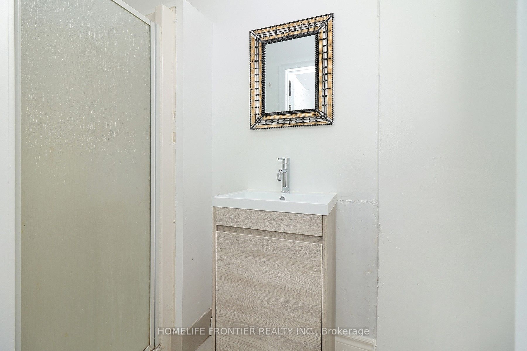 2354 Danforth Avenue Property Photo 11