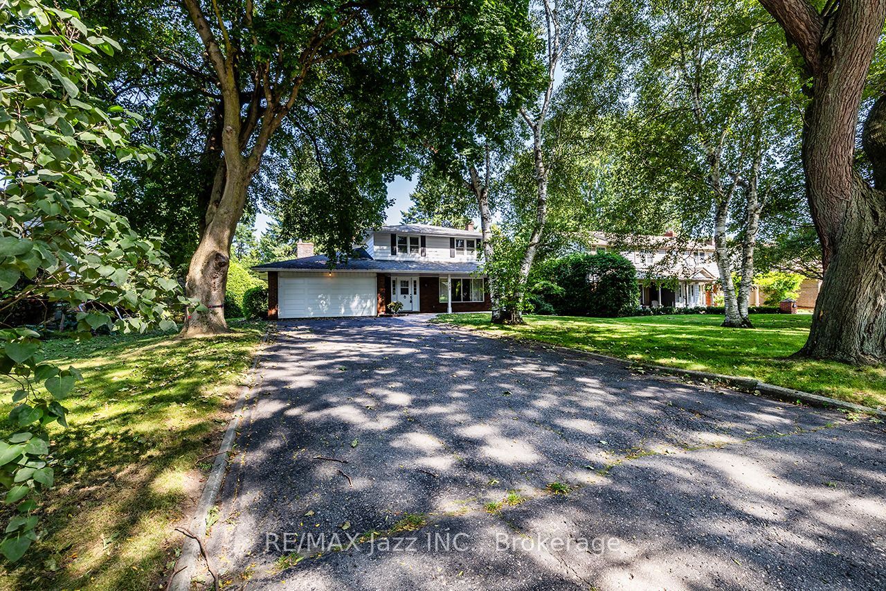 233 Wellington Street Property Photo 6